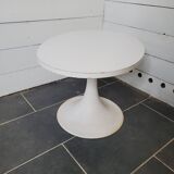 Vintage oval coffee table with tulip foot from the 70s