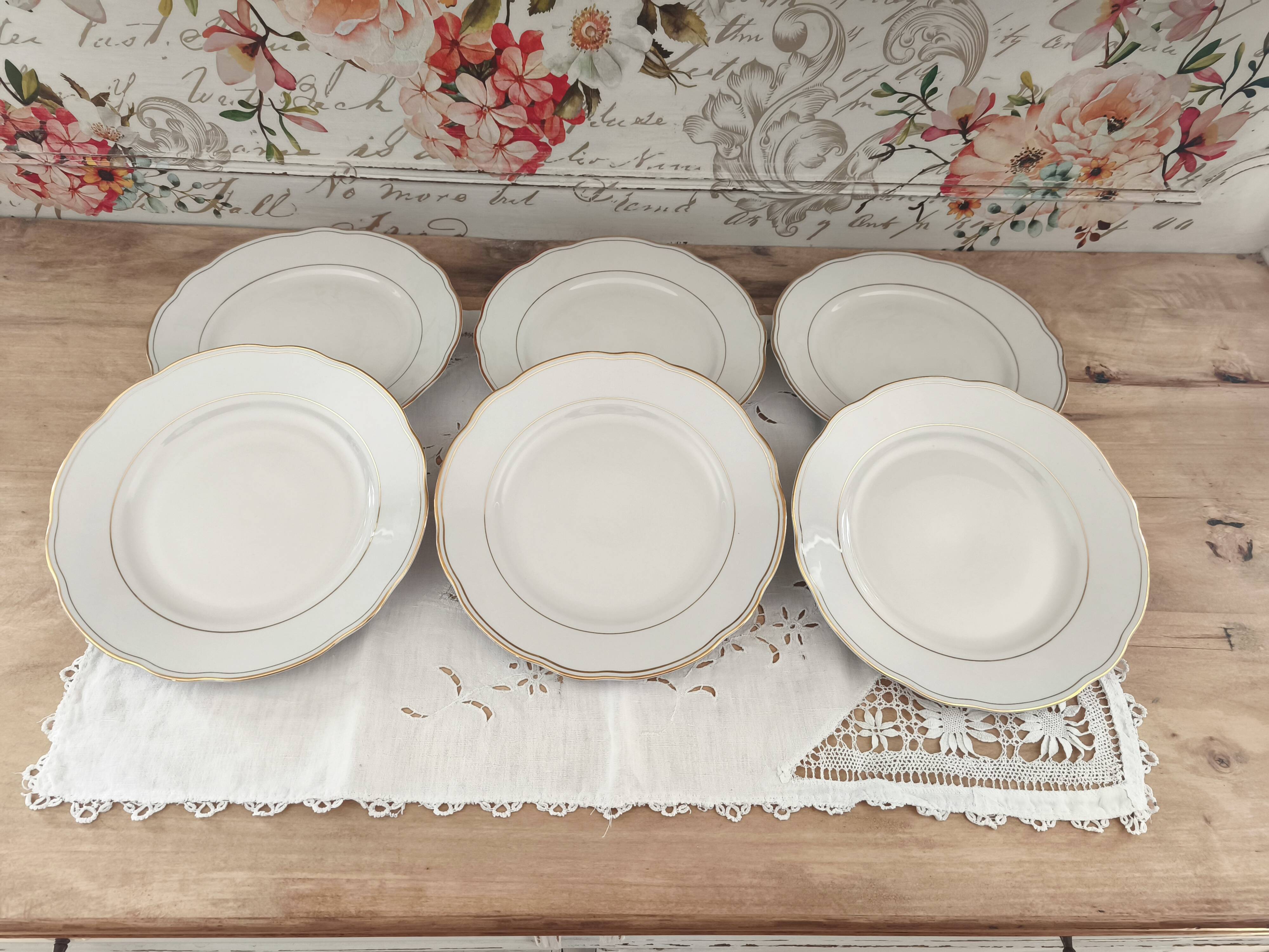 Set of 6 small white porcelain dinner plates with gold trim