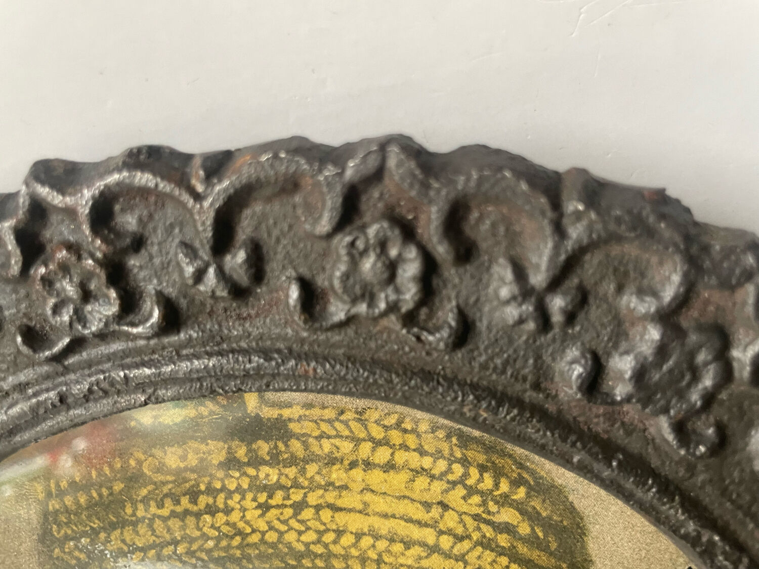 Metal cast iron picture frame