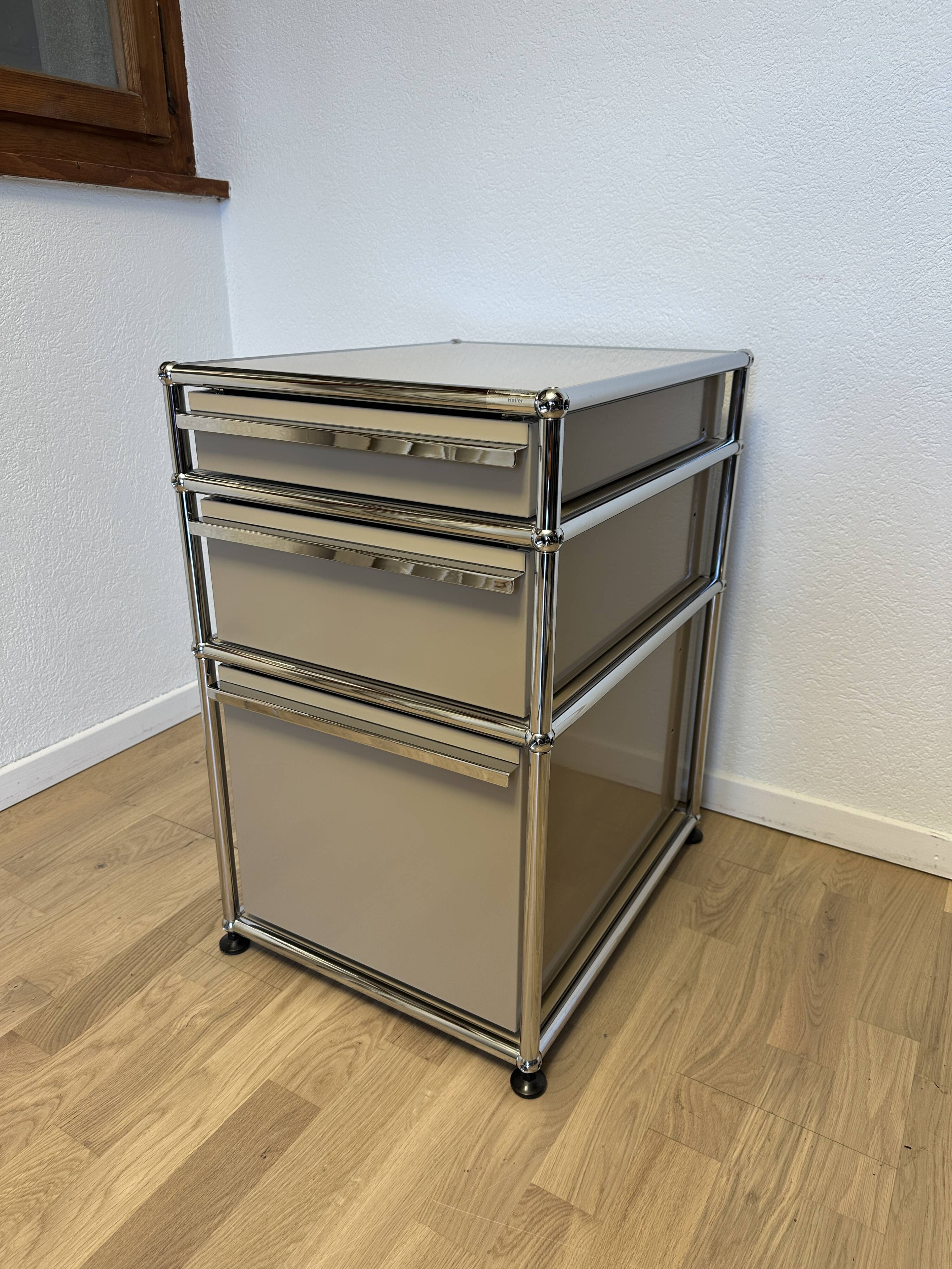 Caisson sur pieds USM Haller en Beige