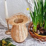 Vase en osier et verre forme fleur