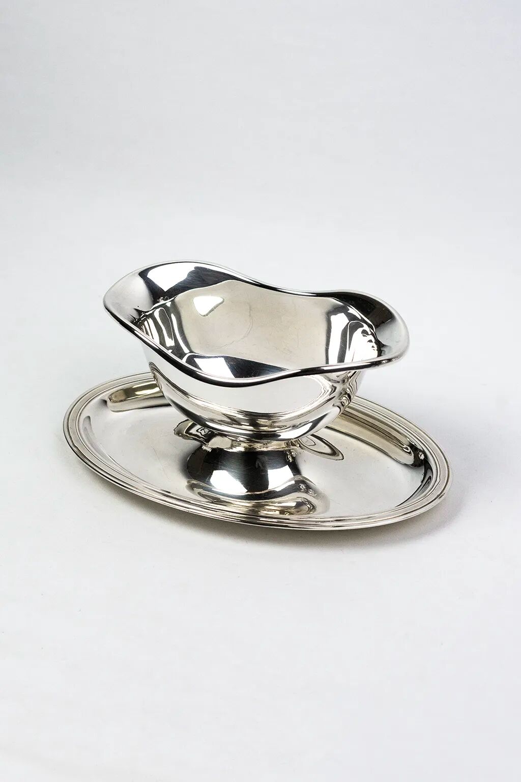Christofle silver-plated gravy boat – in the style of the Vendôme Filet model