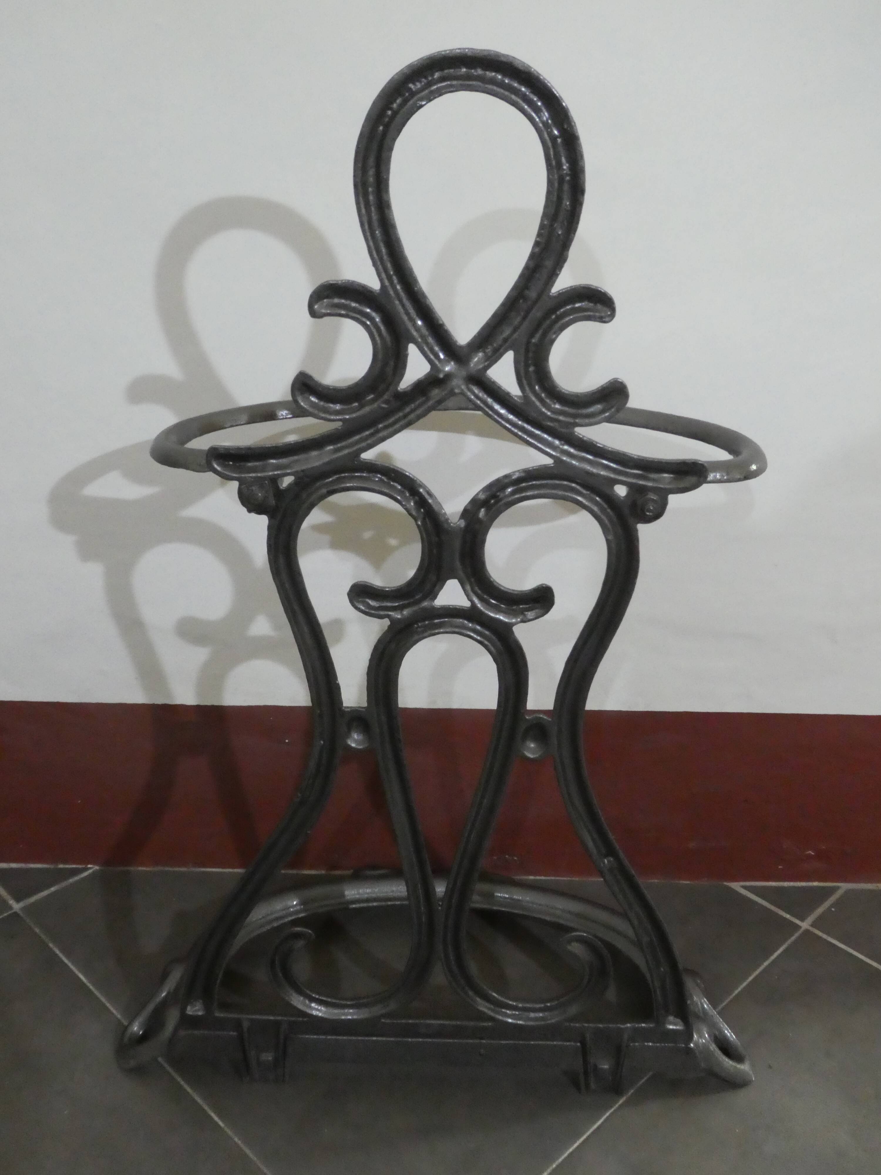 Art deco umbrella holder