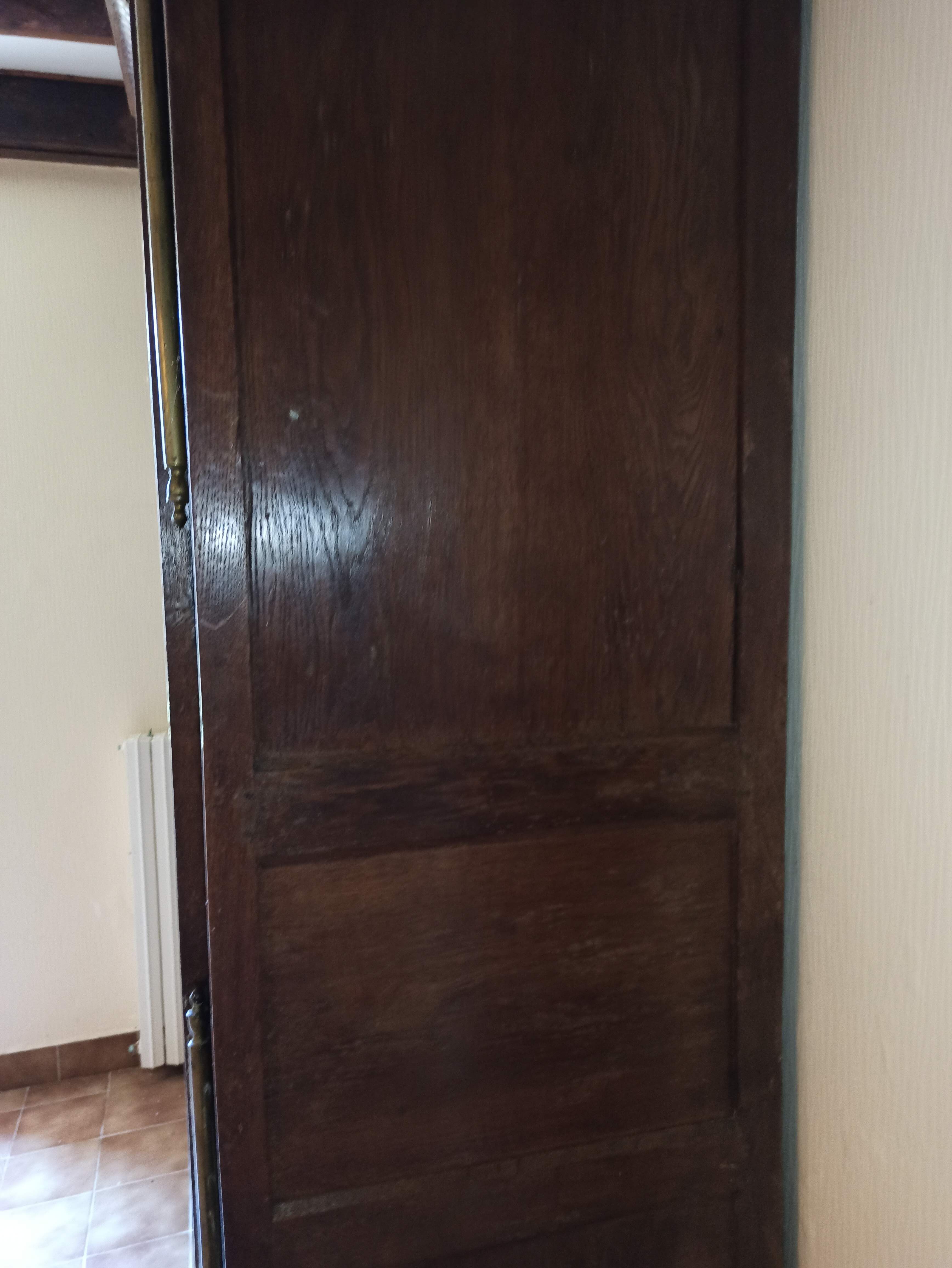 Norman wardrobe in oak Solid basket bouquet of flowers