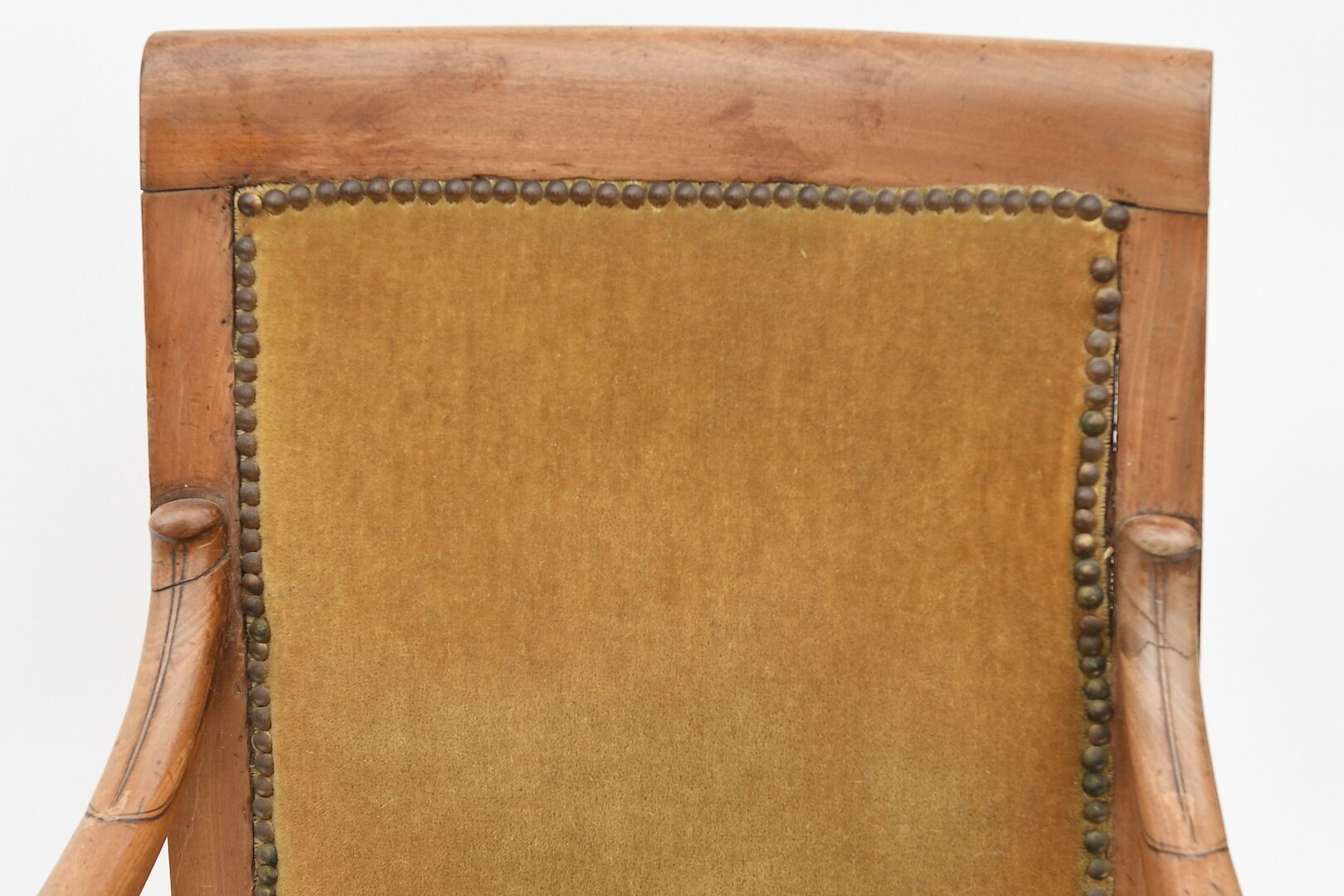 Restoration-style butt chair