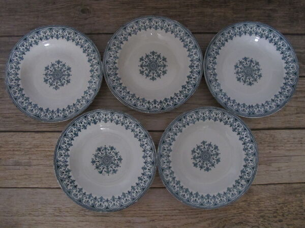 5 assiettes creuses en terre de fer de Badonviller