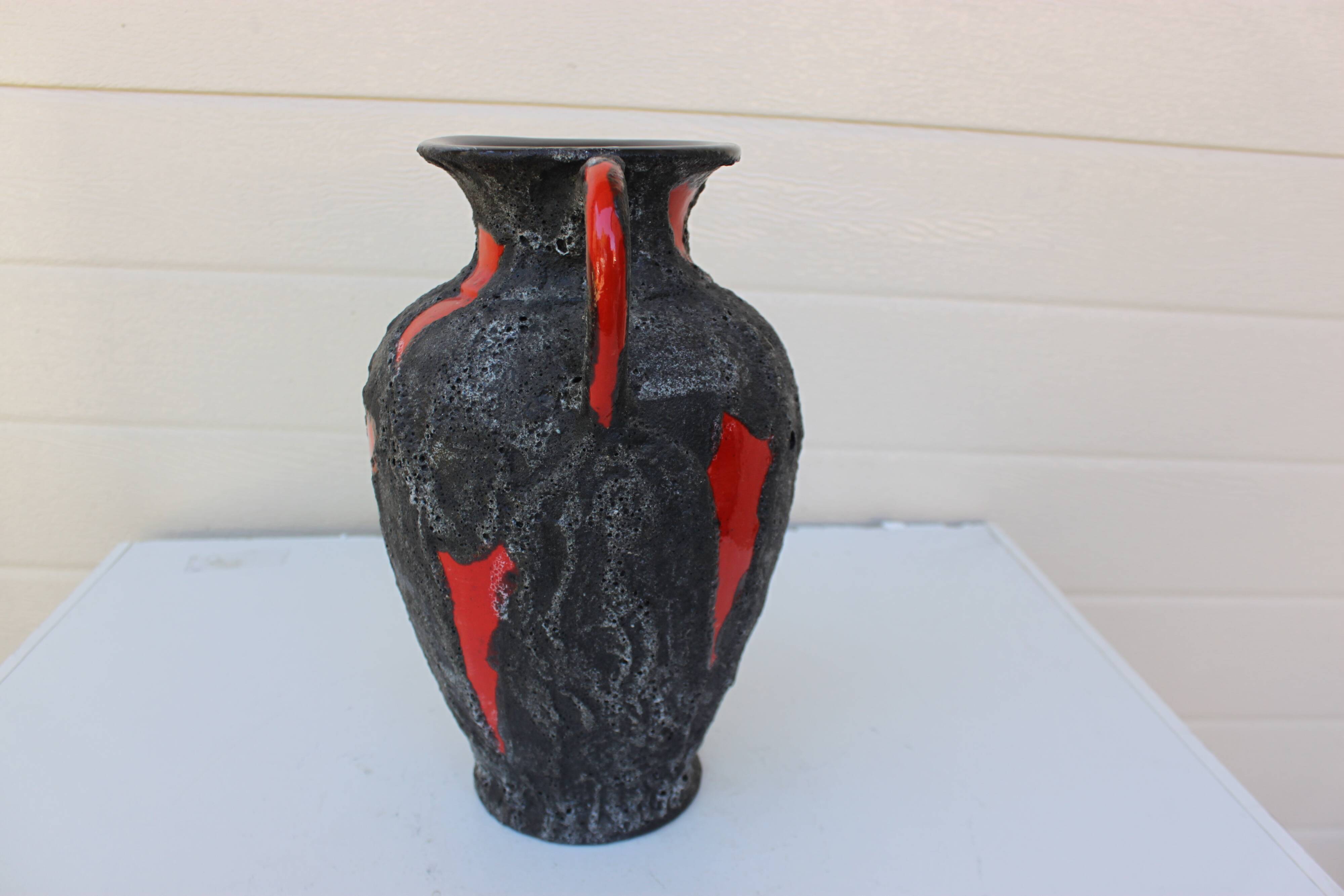 vase 1970 deux anses orange et noir
