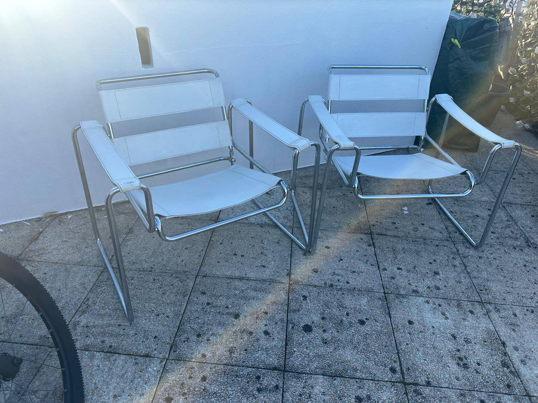 Paire de fauteuils style Marcel Breuer