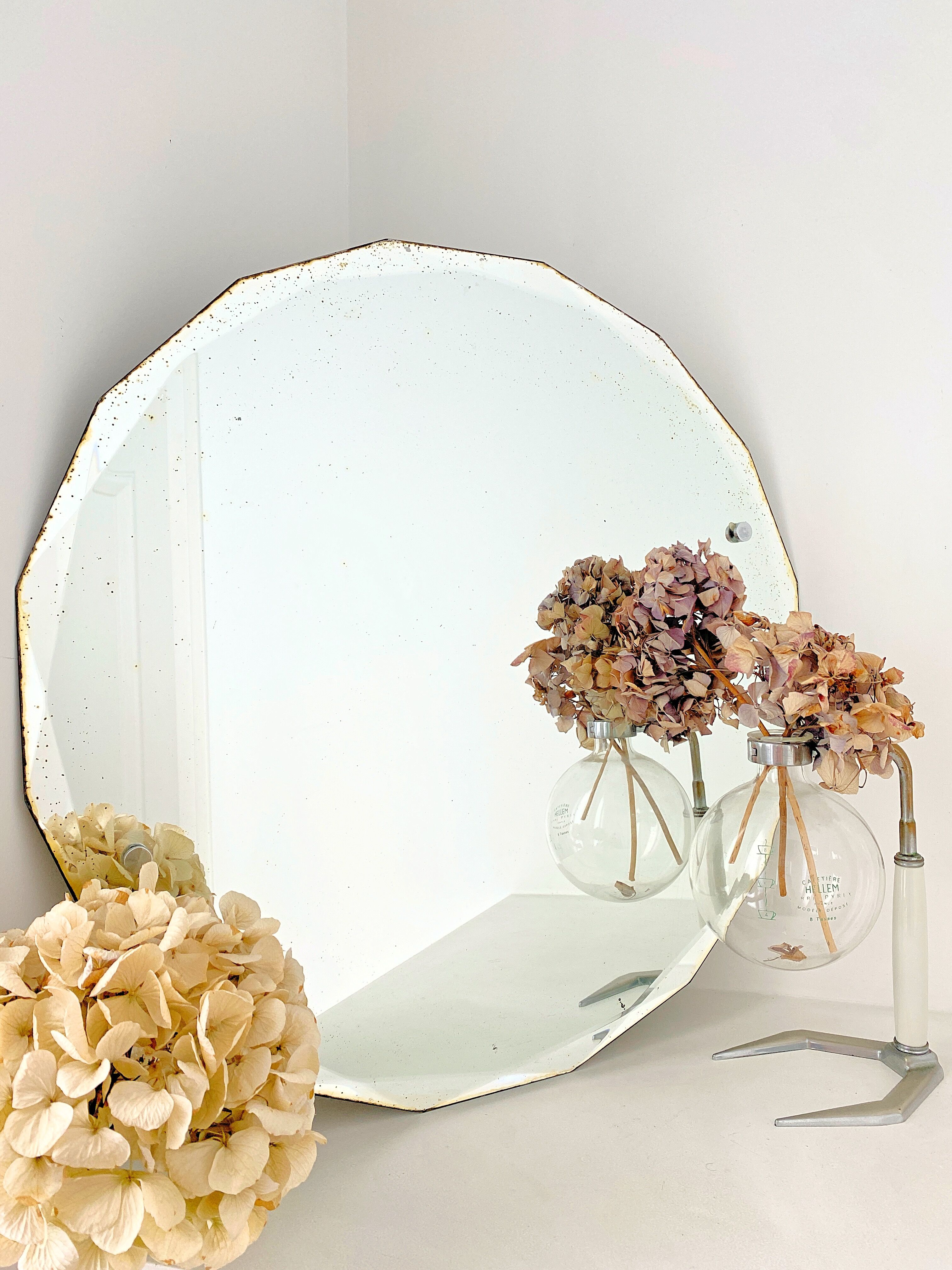 Beveled mirror
