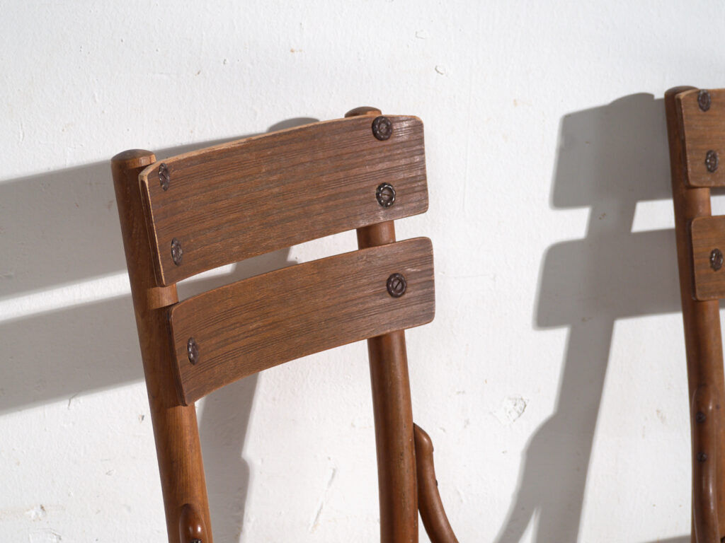Paire de chaises Mundus-Borlo en bois courbé à dossier plein – Roumanie, vers 1920