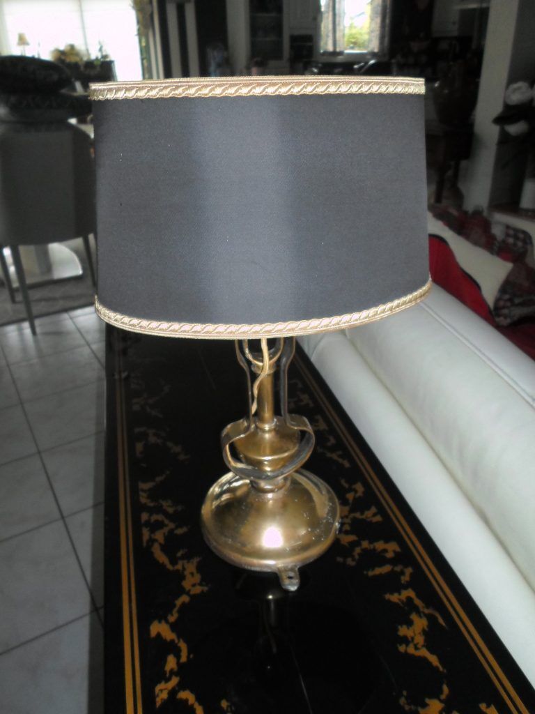 Old bronze liner lamp with 1930-era 1930-Old Style