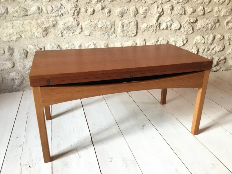 Liftable coffee table