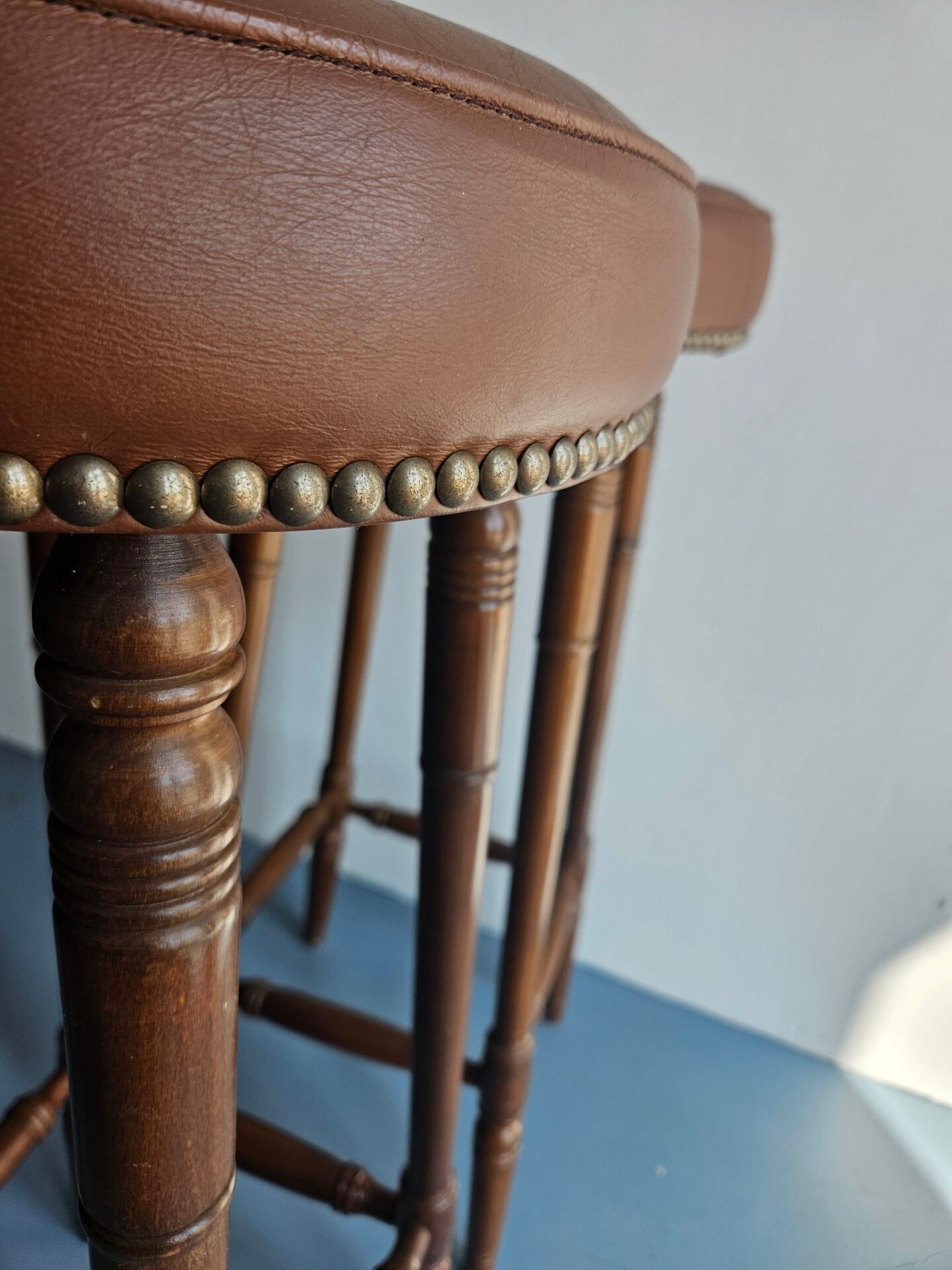 Bar stool
