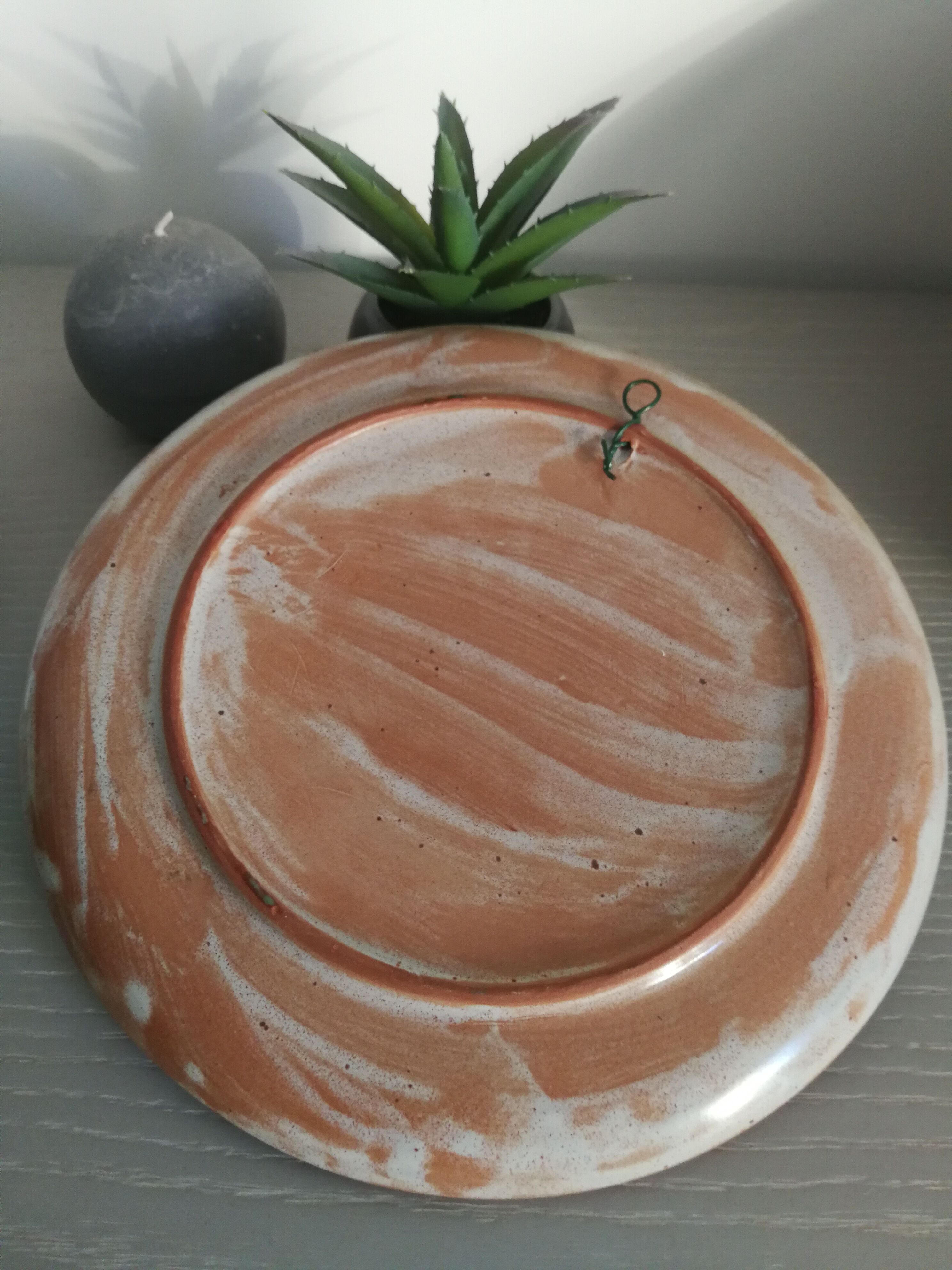 Plate vallauris '' la grange'' flowers