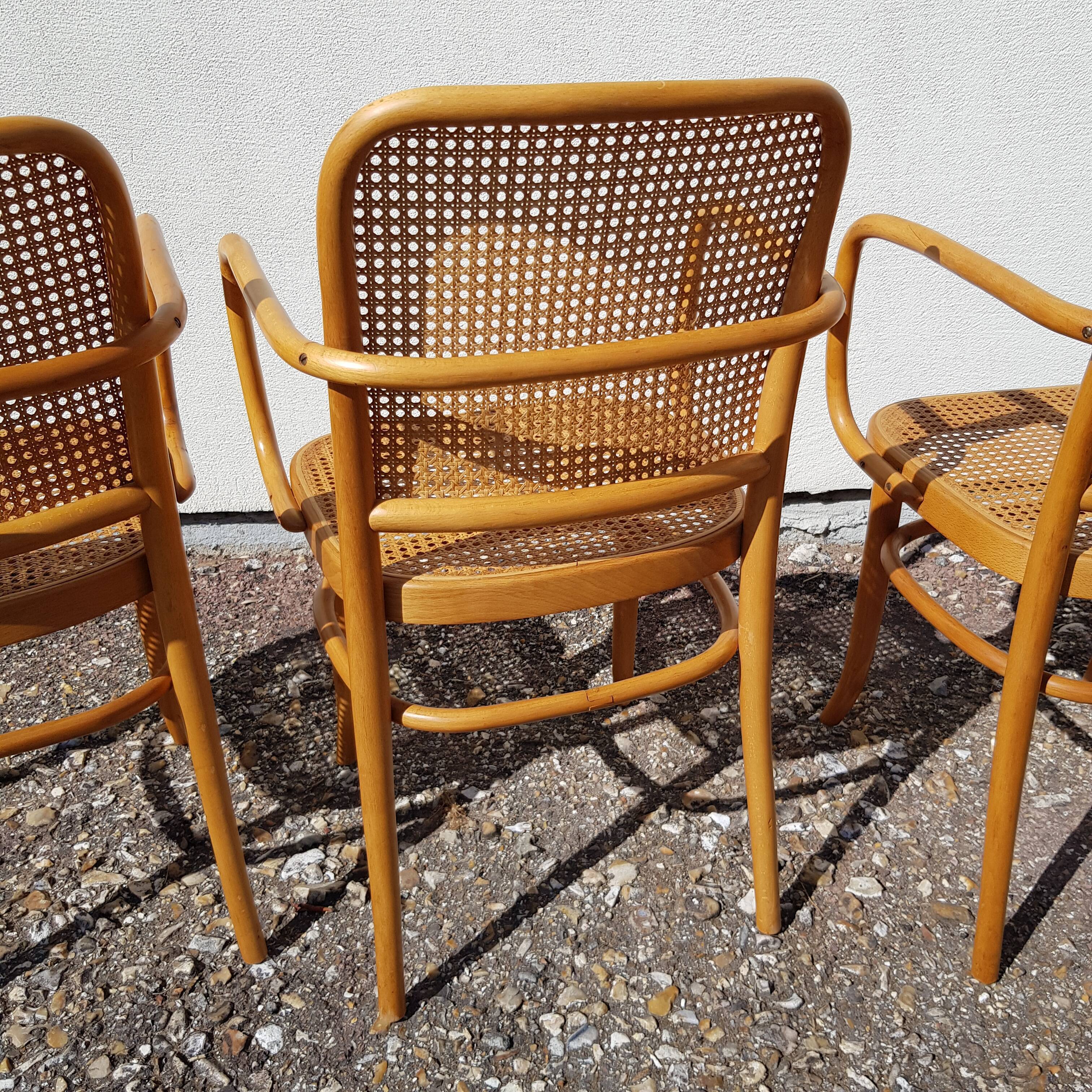 Ensemble de 4 fauteuils et 1 chaise Thonet 811 Josef Hoffmann