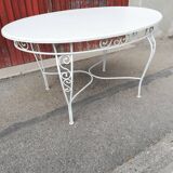 Oval garden table