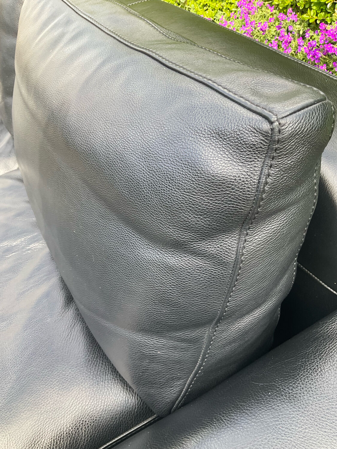 High-quality black leather Durlet sofa