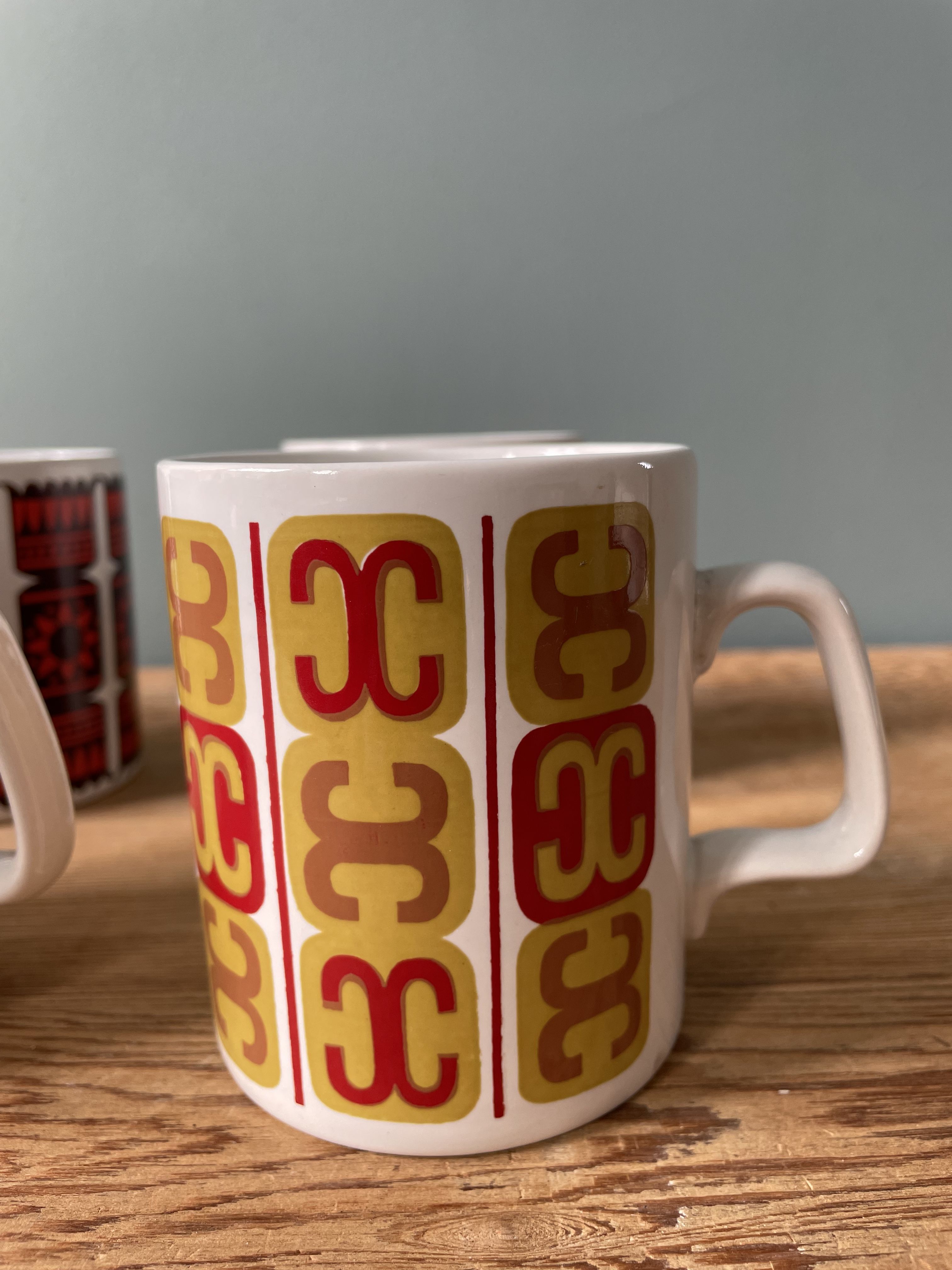 Set of 6 vintage mug staffordshire potteries made in England