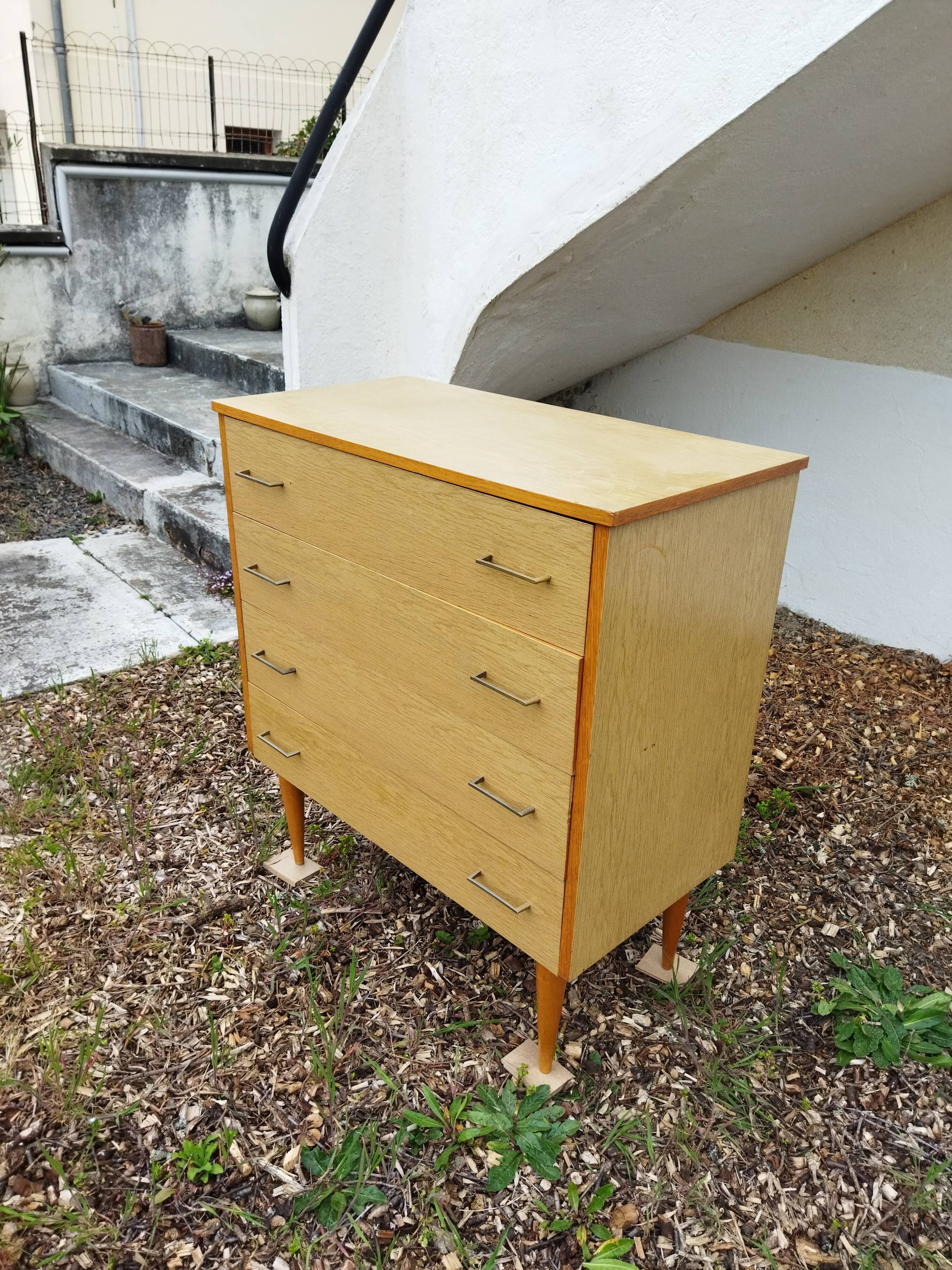 Vintage chest of drawers