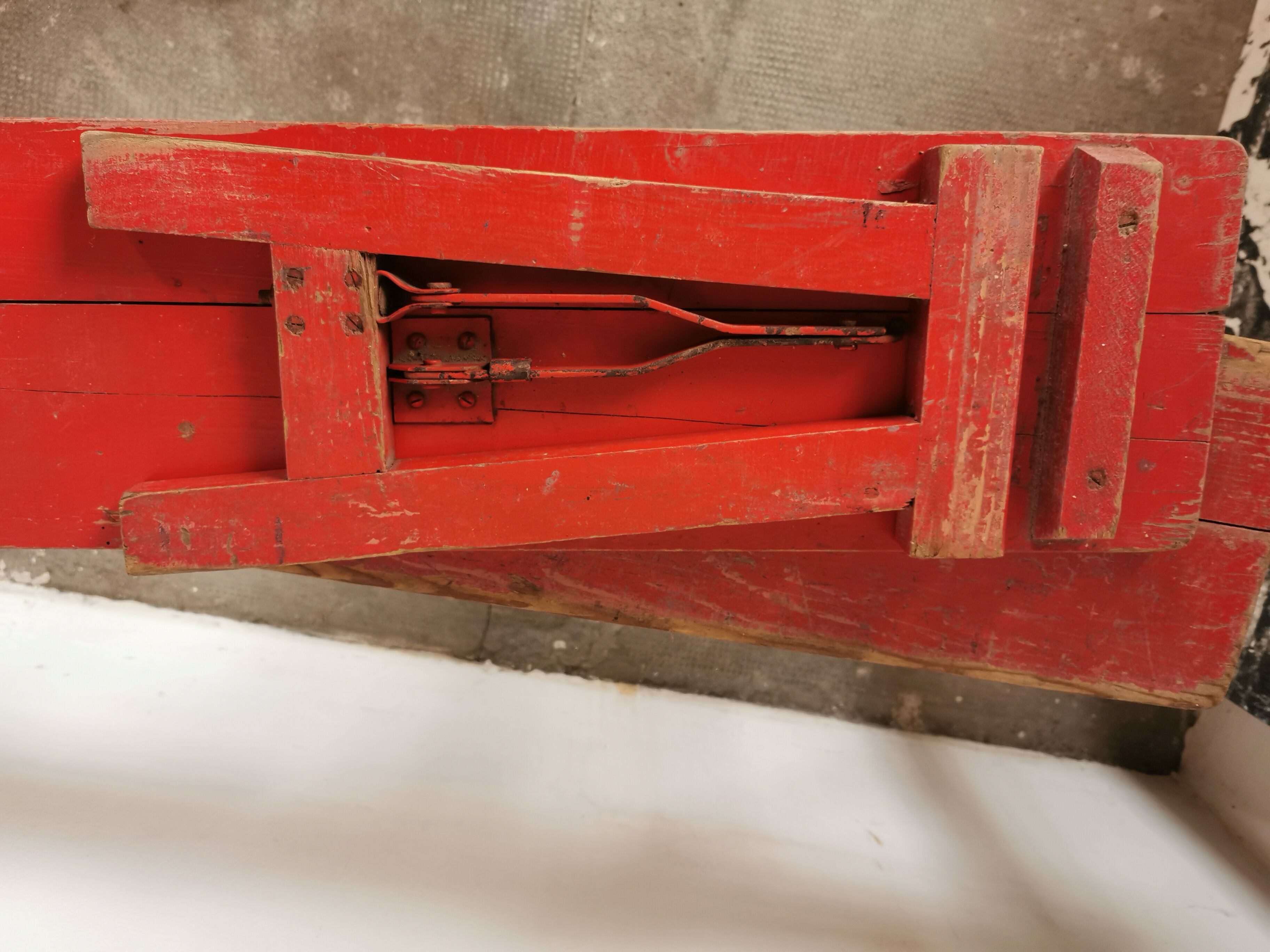 Paire de bancs pliants en bois