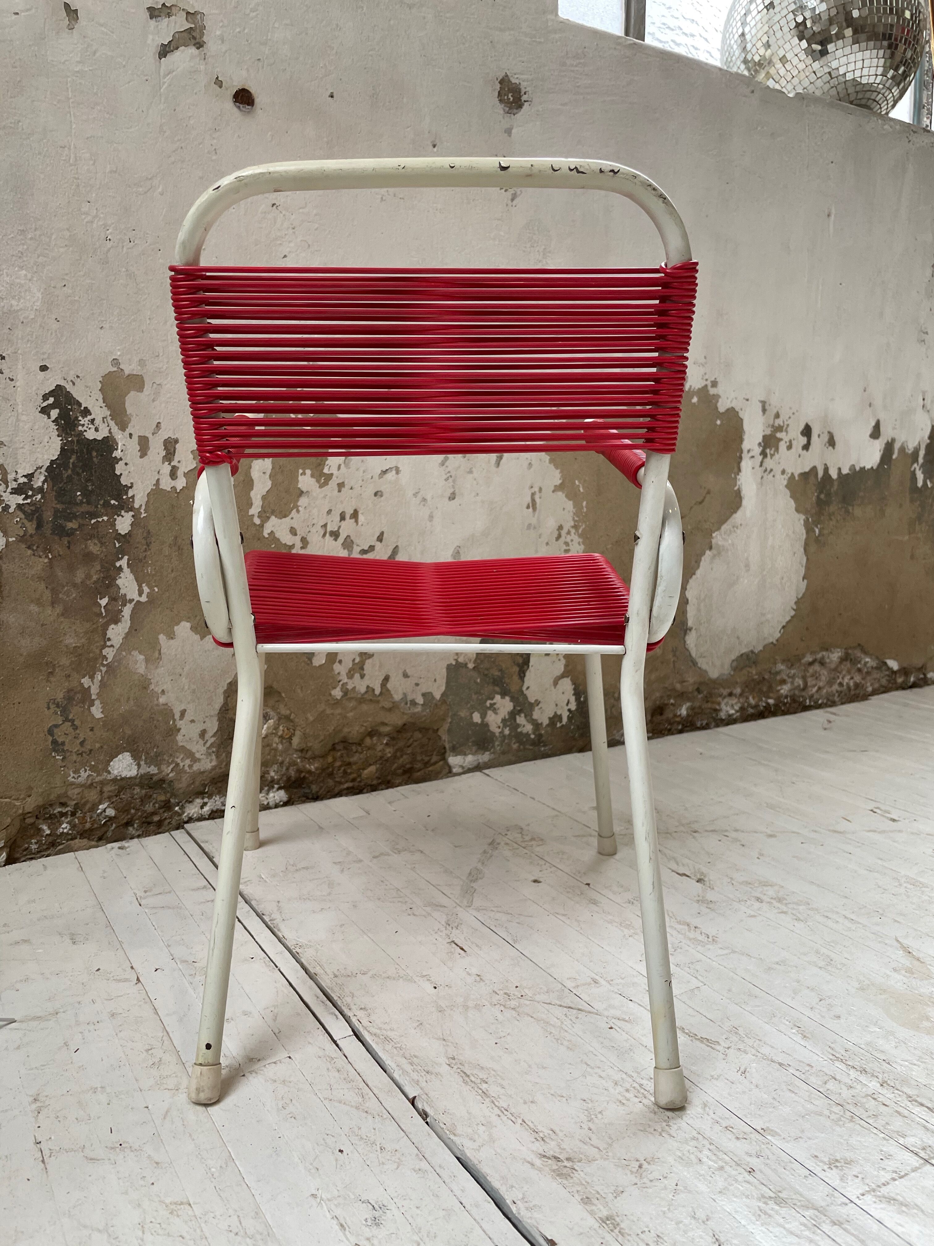 Vintage red scoubidou children's chair