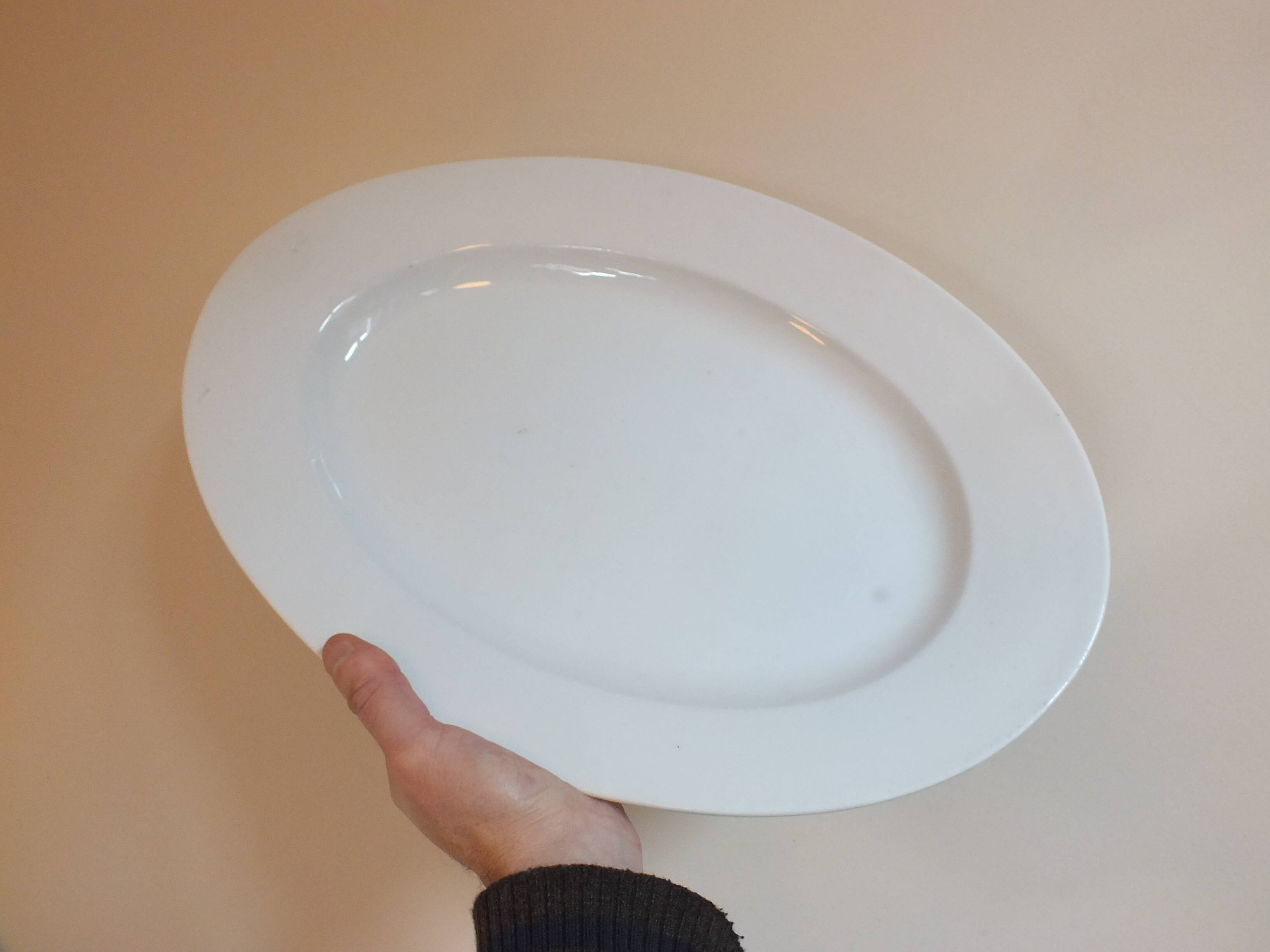 Large thick dish in white porcelain from Paris 19th