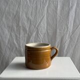 Stoneware mug with handle