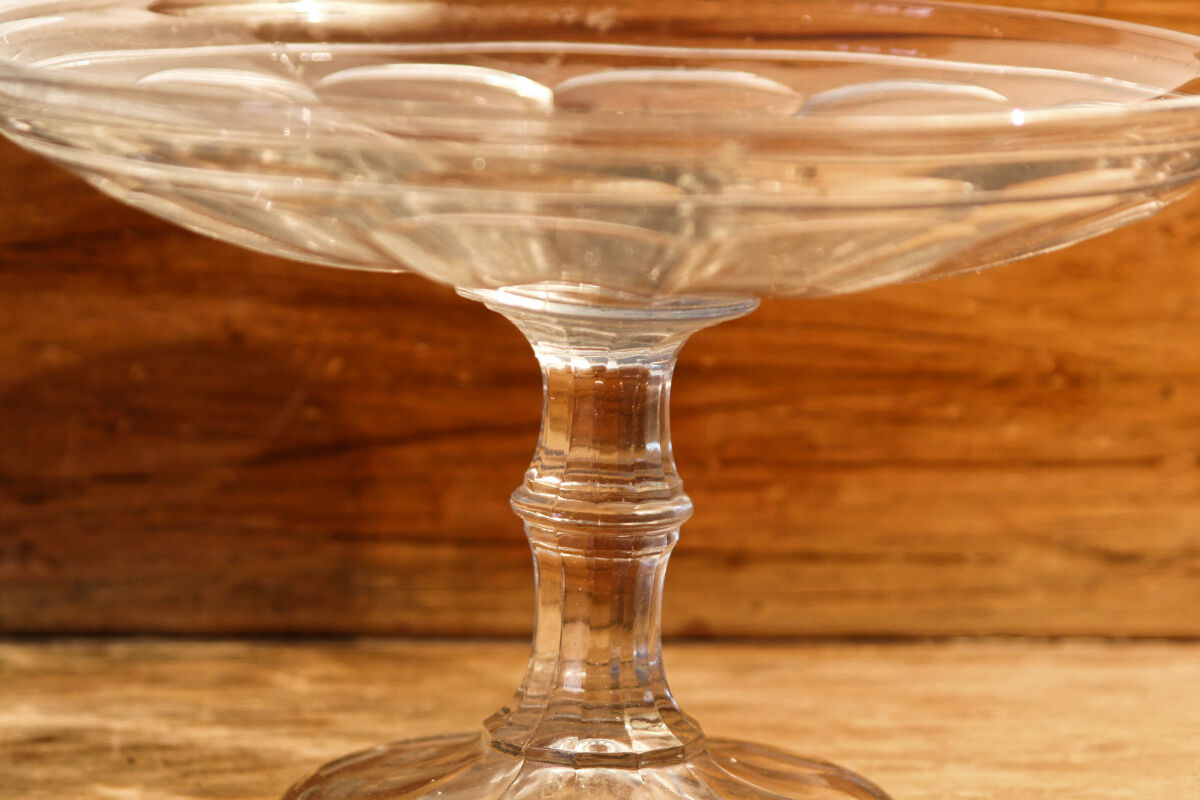 Moulded glass fruit cup