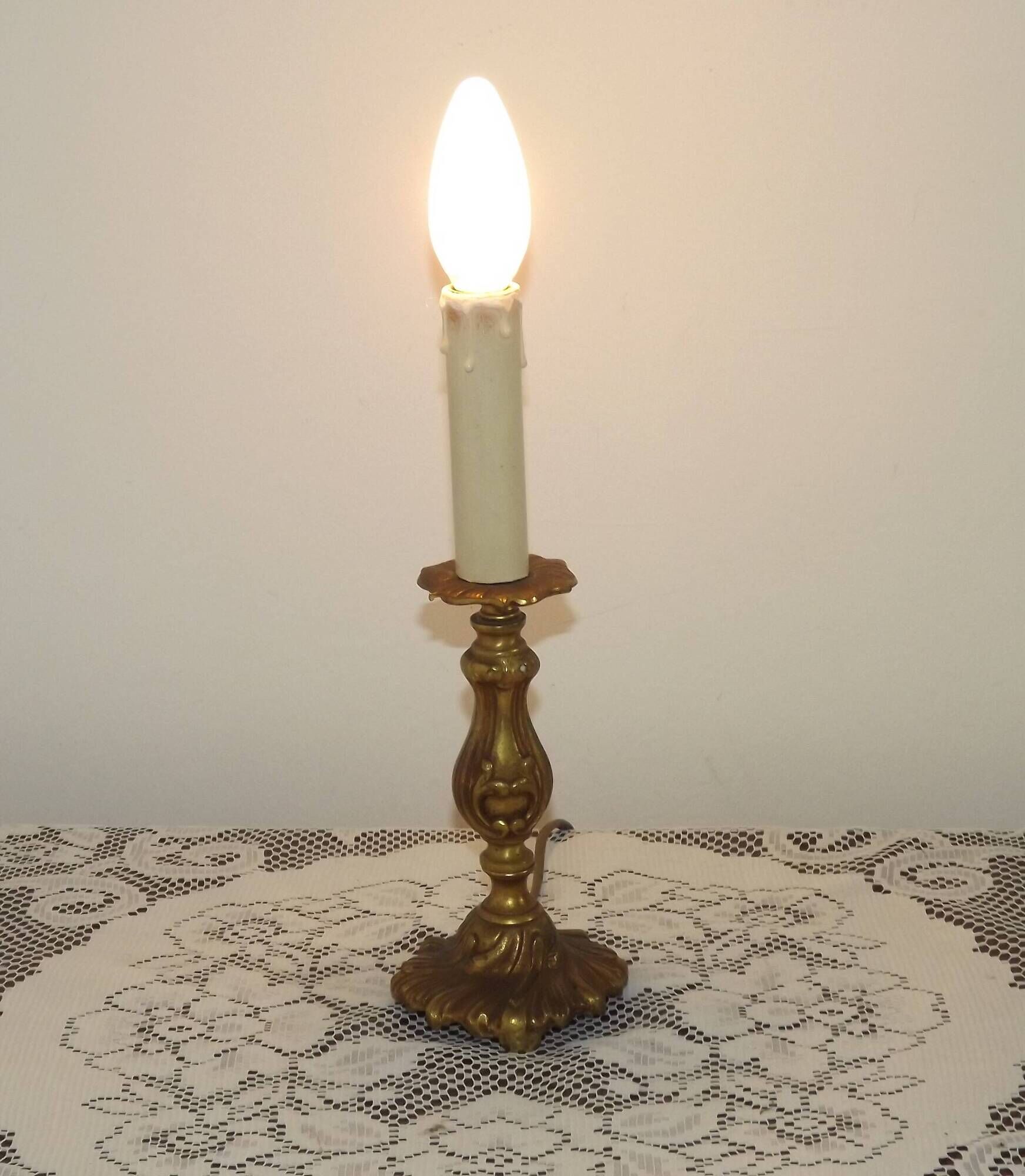 Small Vintage French Art Nouveau Style Bronze Candlestick Table Lamp 5358