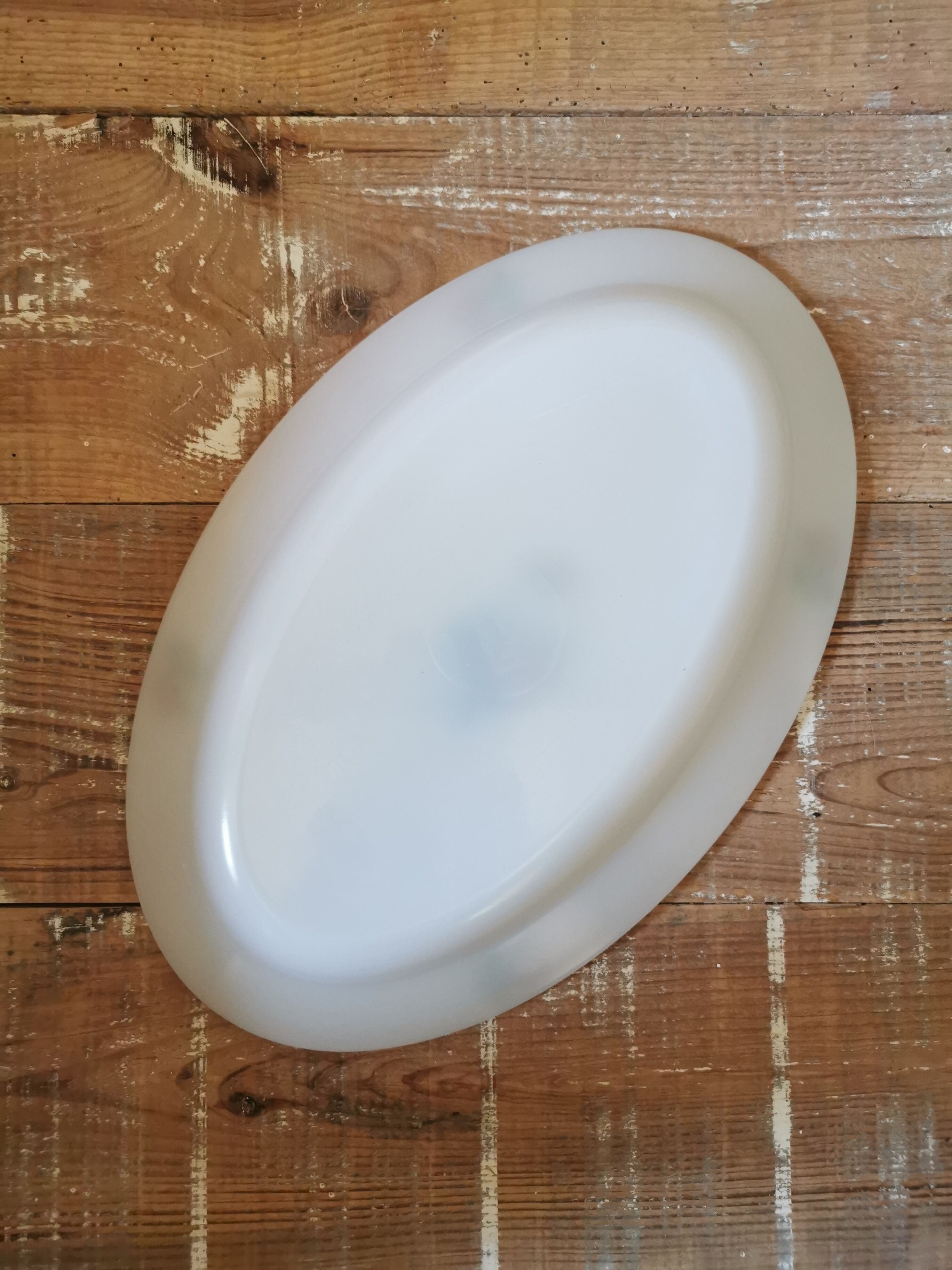 Vintage oval dish Arcopal