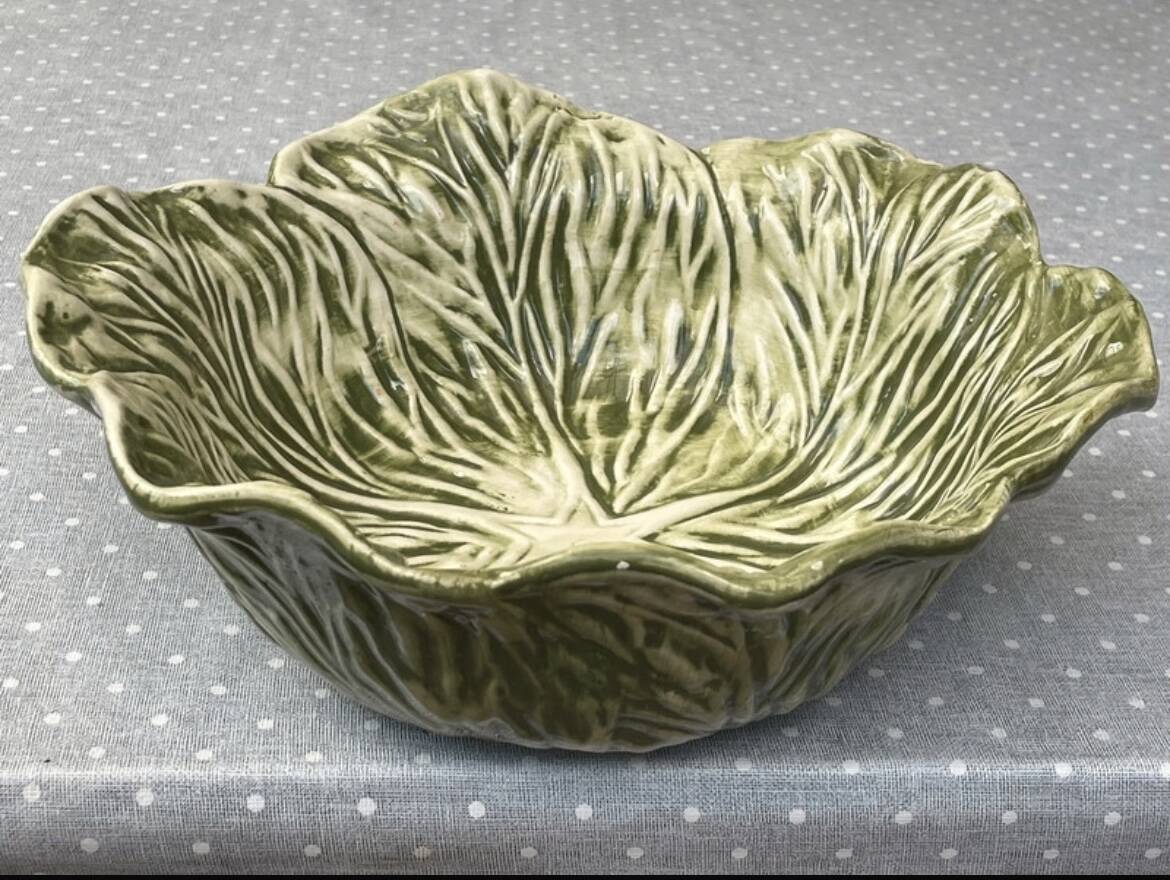 Set of 3 vintage ceramic salad bowls with cabbage leaves