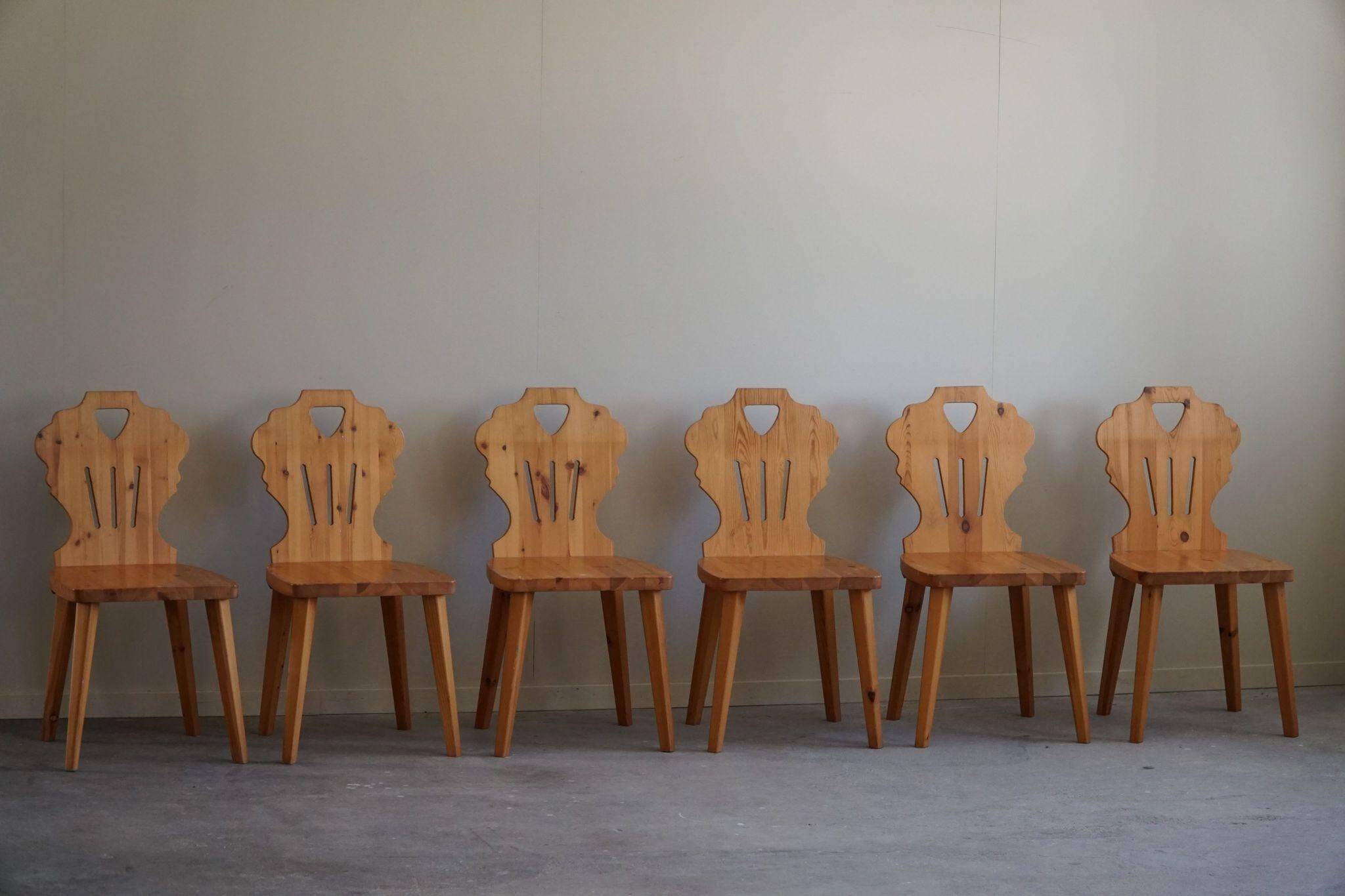 Set of 6 pine chairs