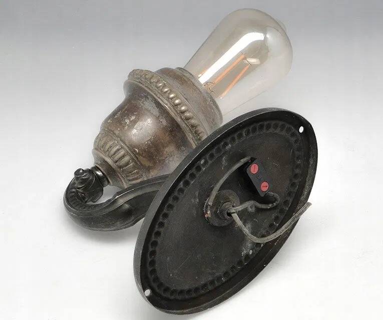 CVH patterned sconce in Secessionist style bell