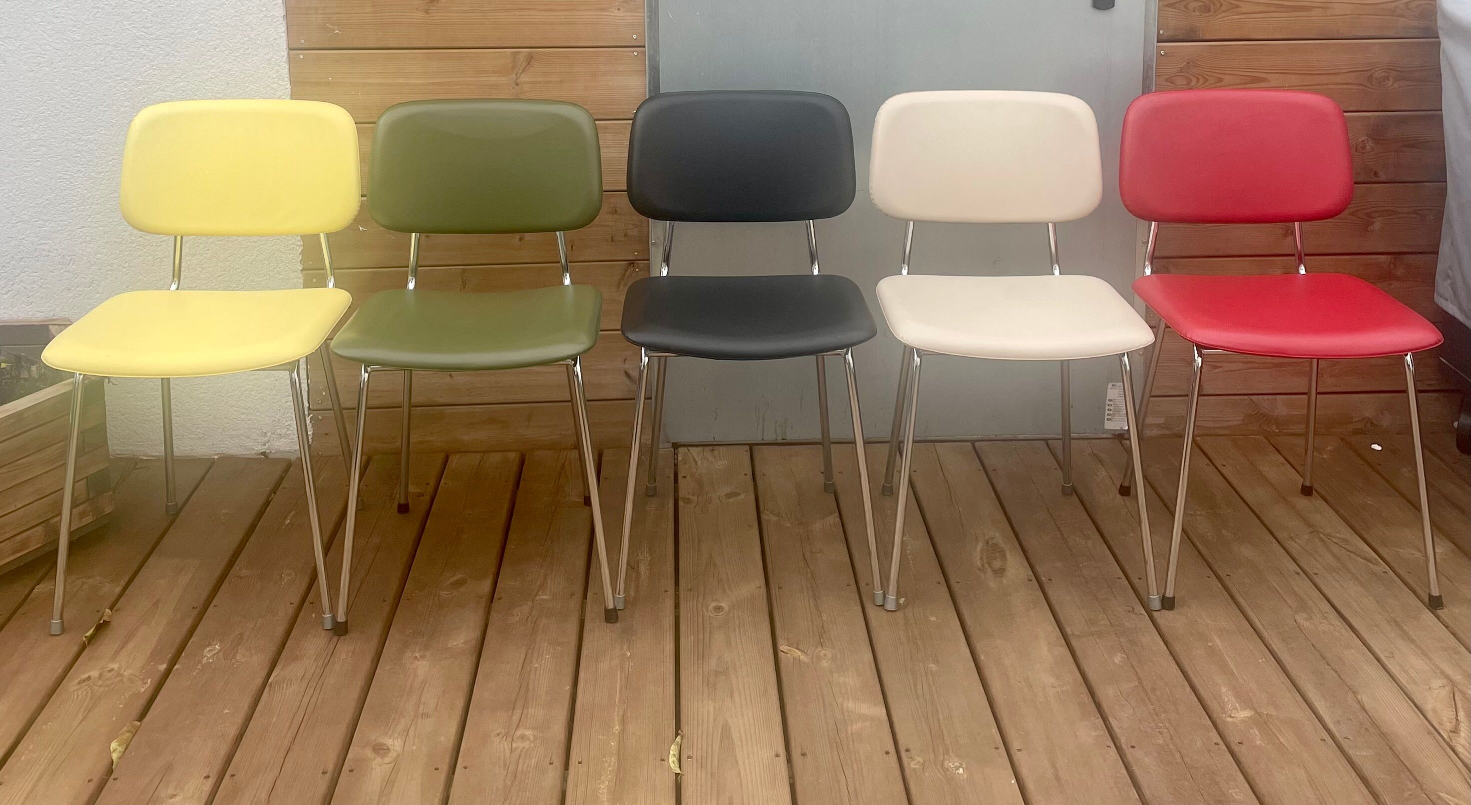 Series of 5 Carolina Prefacto Airborne design chairs