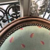 Traditional Medallion Chair