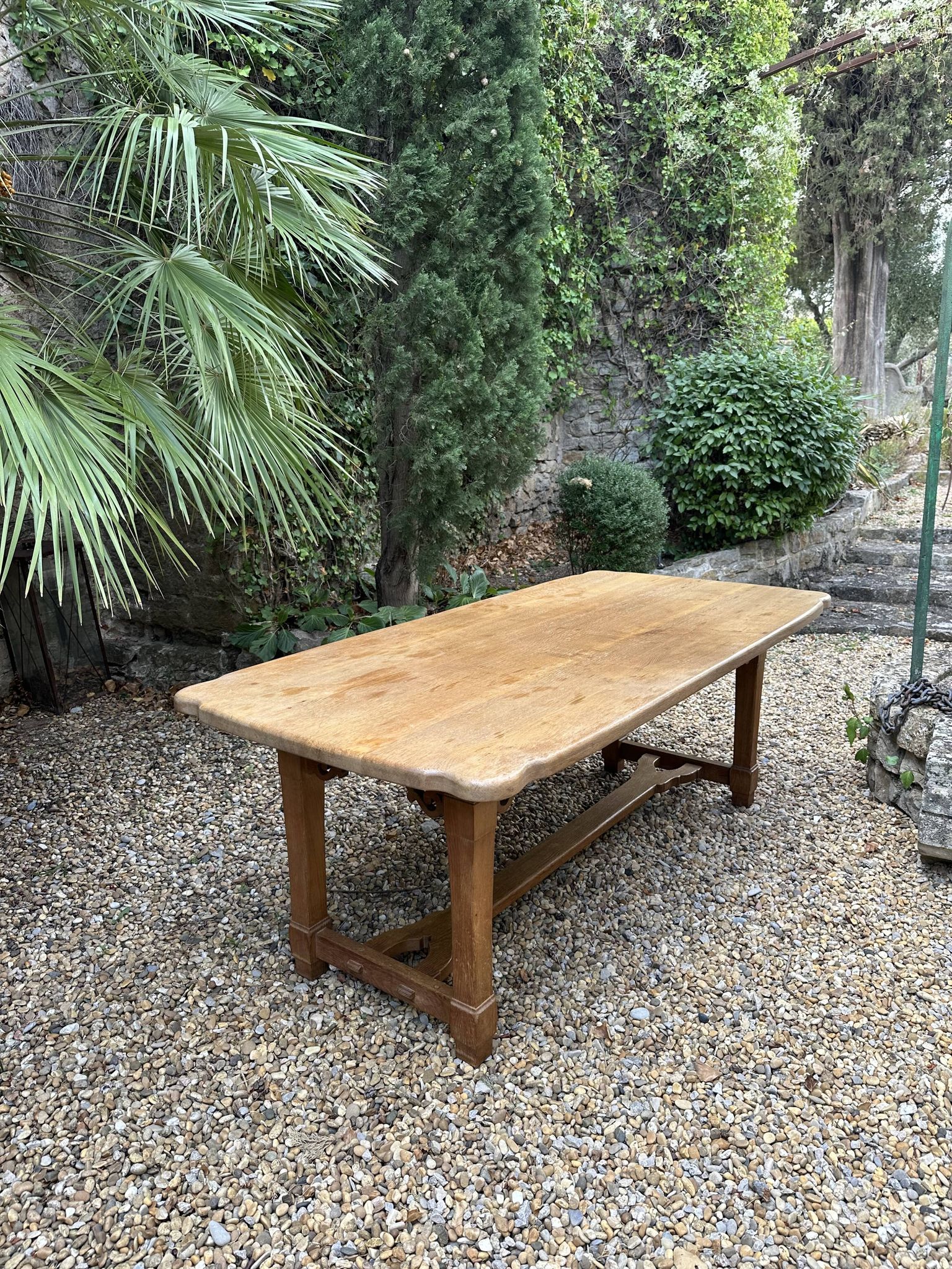 Table à manger en chêne massif du début du 19e siècle