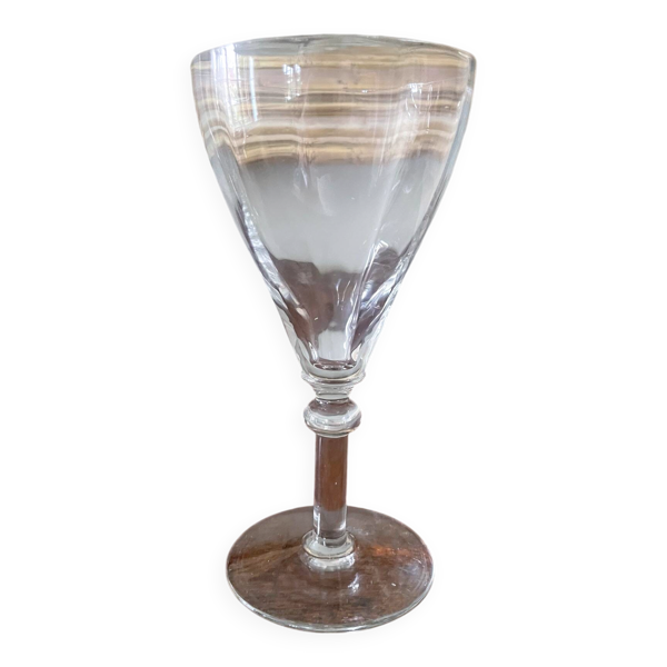 Verre à pied ancien à facettes