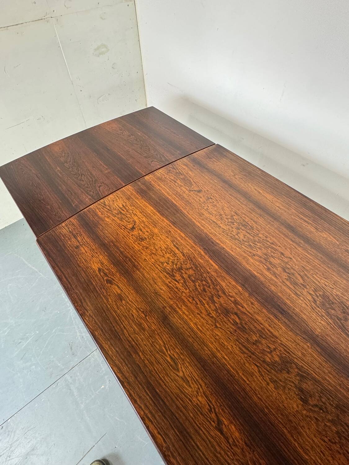 Vintage Danish Design Mid Century Modernist Rosewood extendable Rosewo
