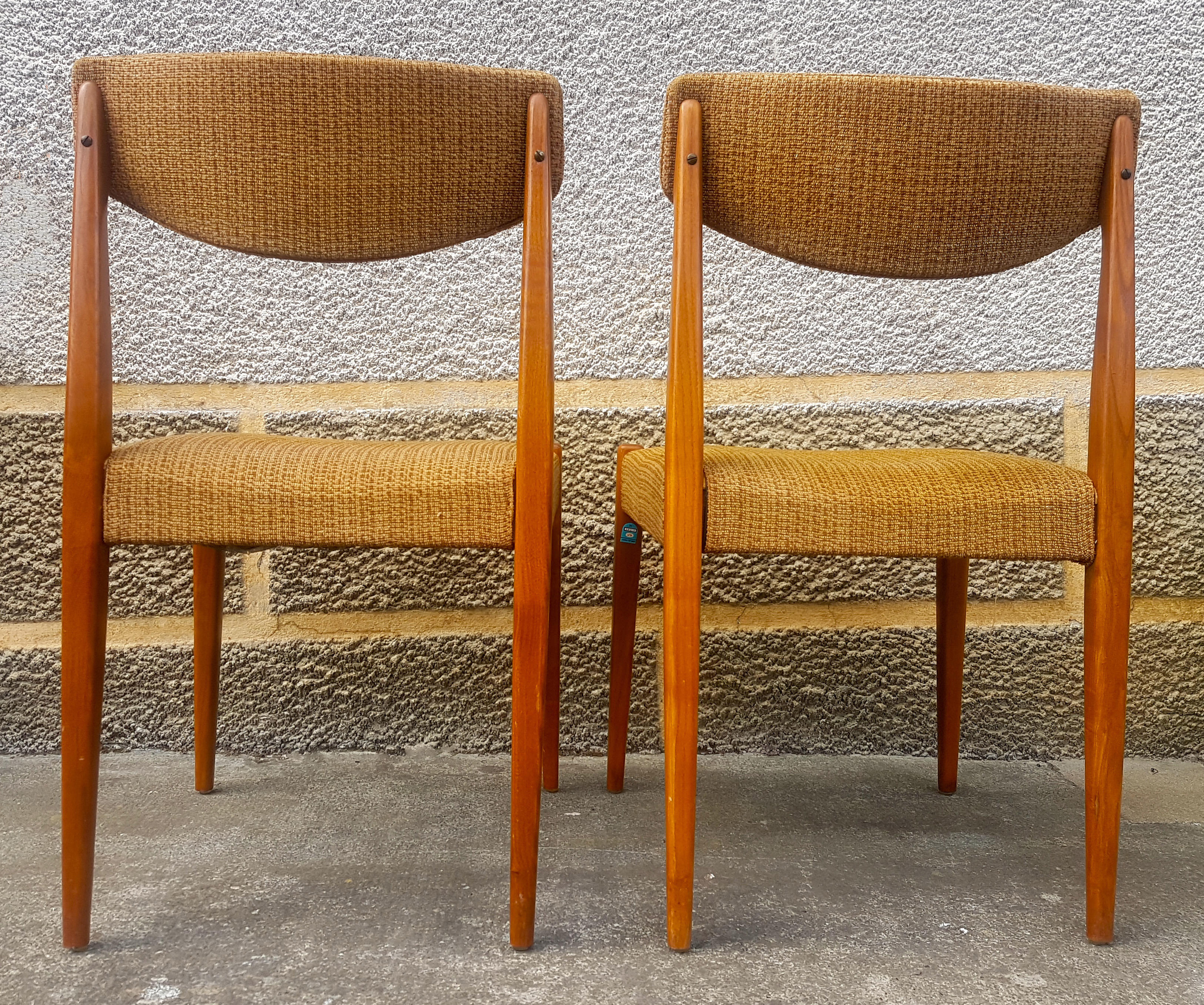 Pair of chairs mustard color, 60s/70s