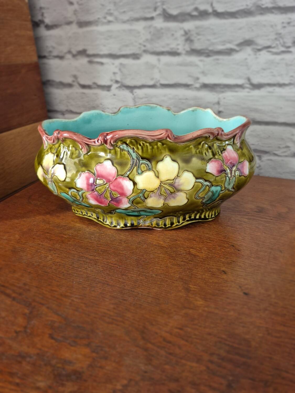 Art Nouveau slip planter