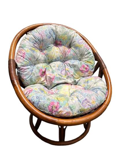 Rotating rattan armchair
