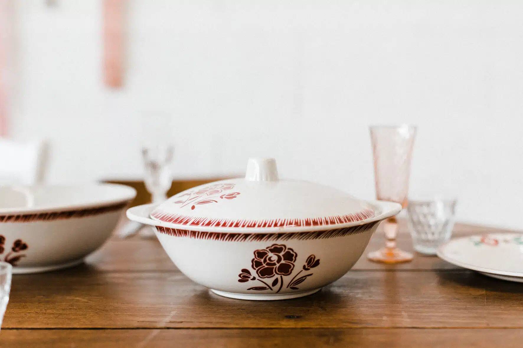 Burgundy floral soup tureen "Cedar"