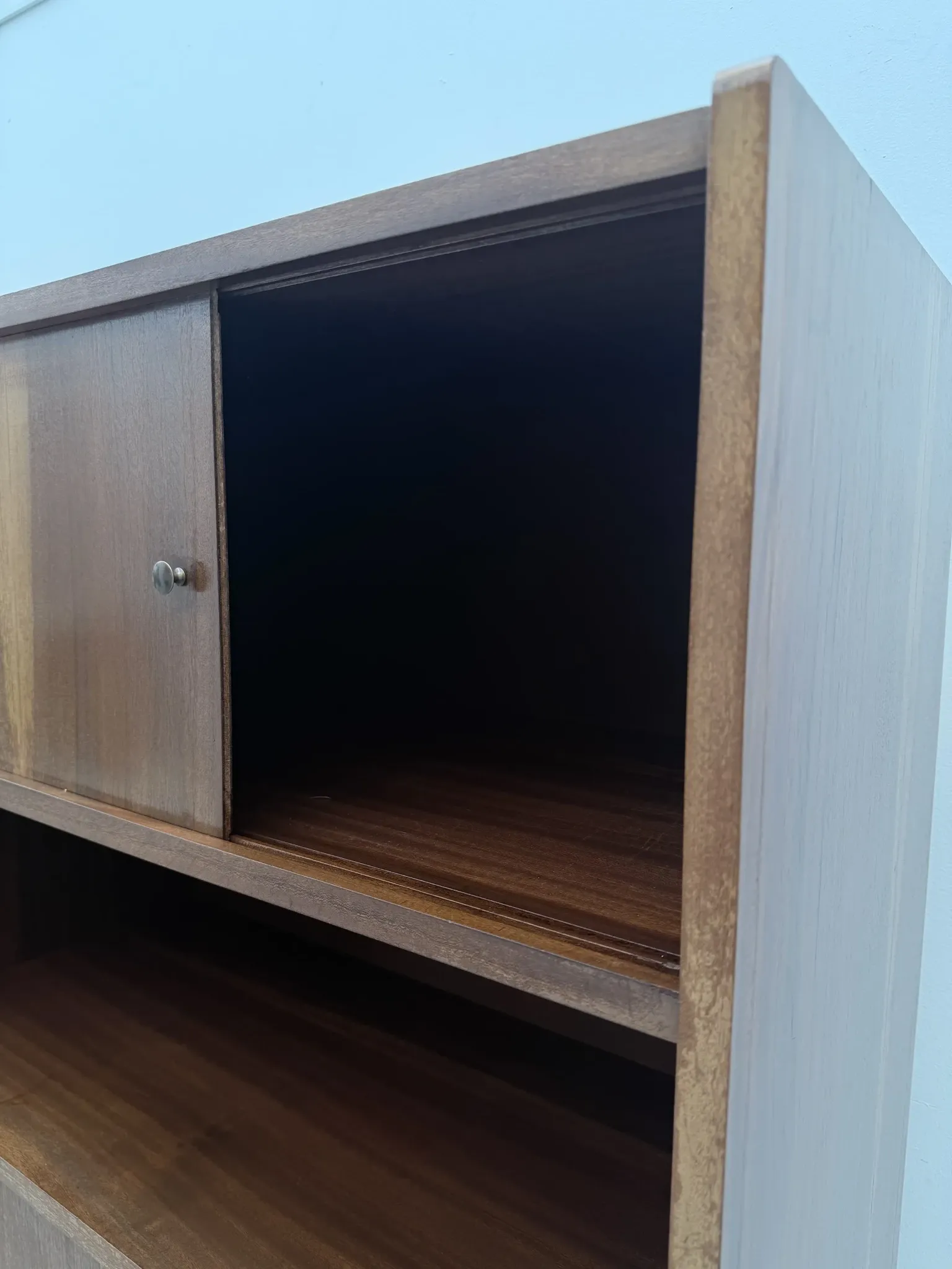 Scandinavian style bookshelf in teak and brass, 1950.