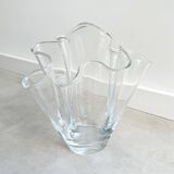 Vase vintage en verre transparent plié - vague
