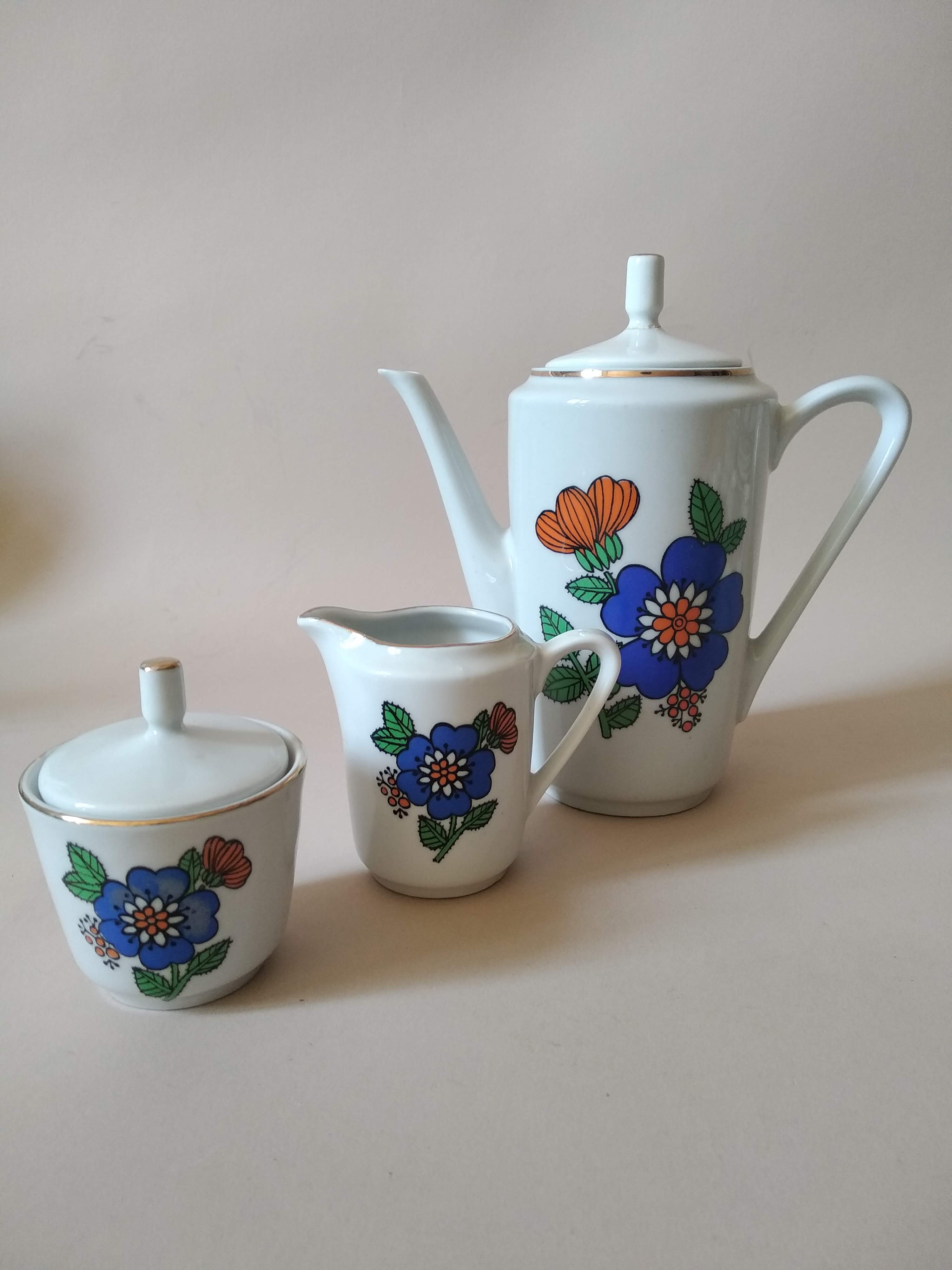 Vintage porcelain coffee set dinette 70s
