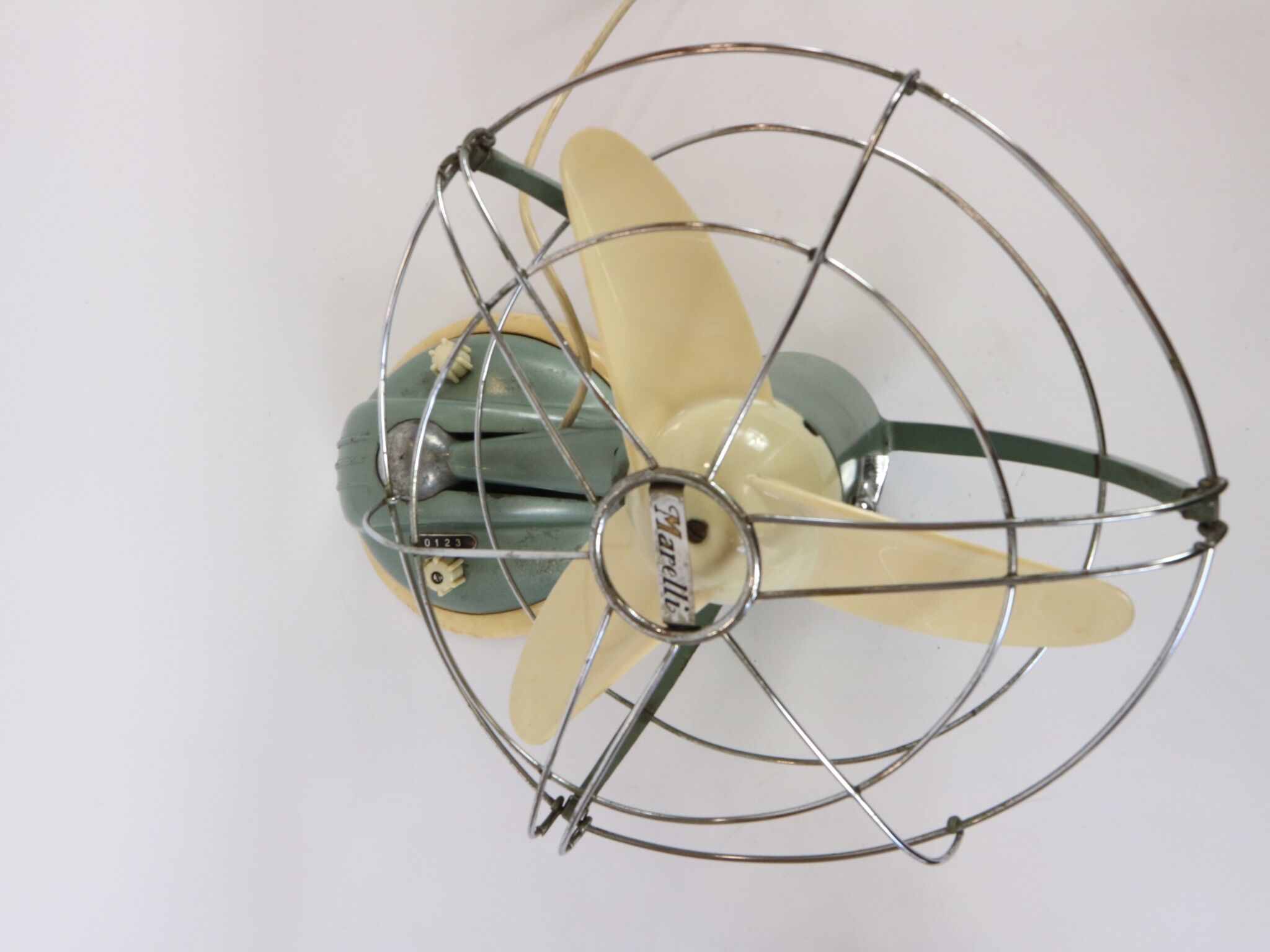 Deux ventilateurs vintage en métal peint made in Italy Marelli