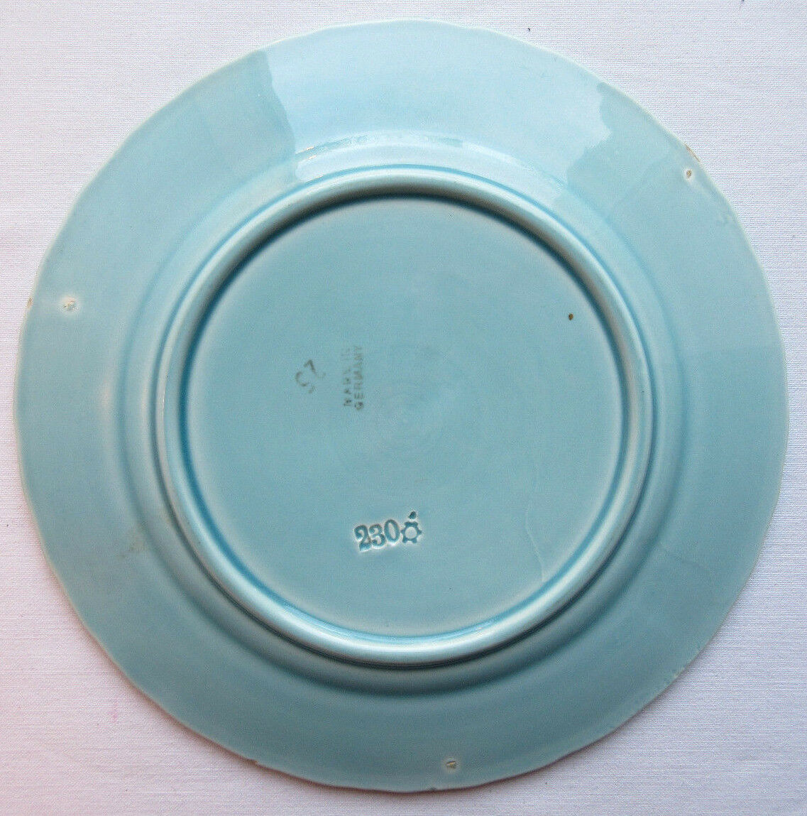 Dabbling Plate Made in Germany: 2 Perched Birds Pecking Grapes