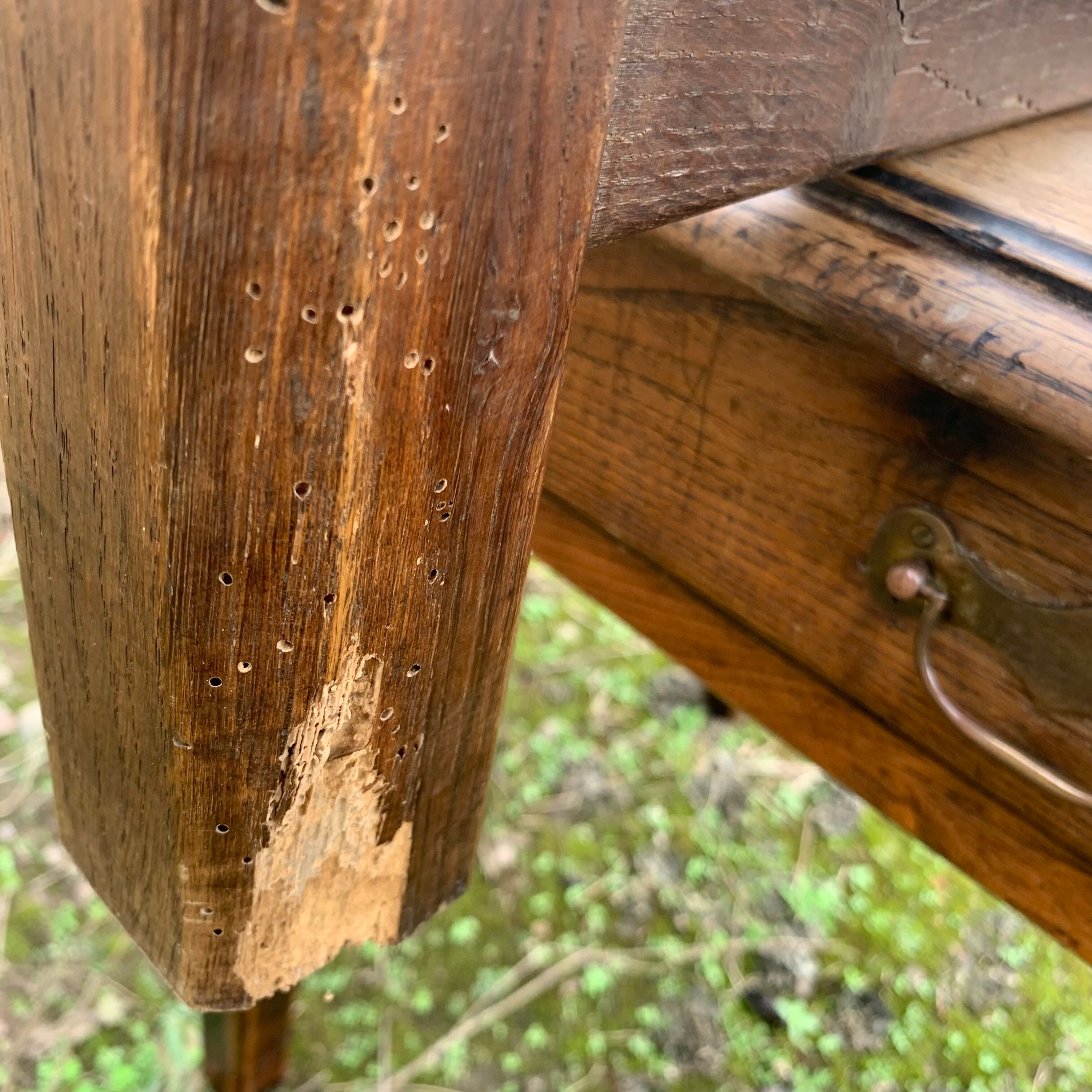 Farm table
