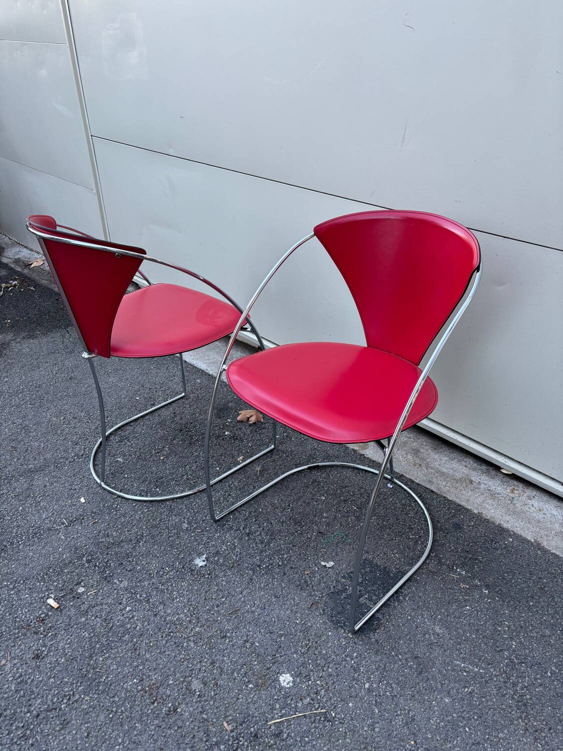 Pair of Linda chairs by Arrben in red leather