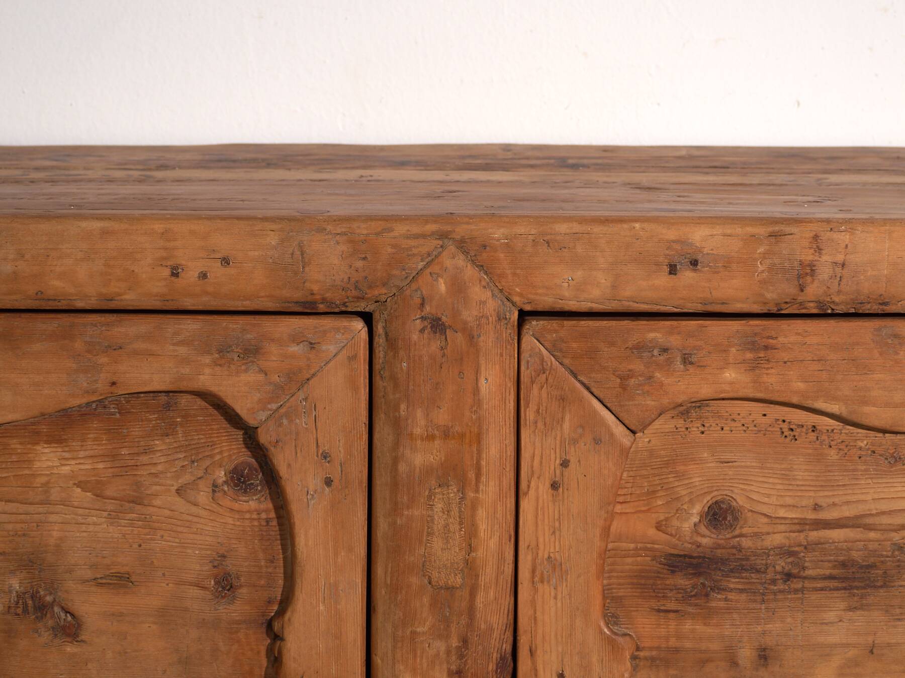 Old pine wood sideboard (circa 1920)